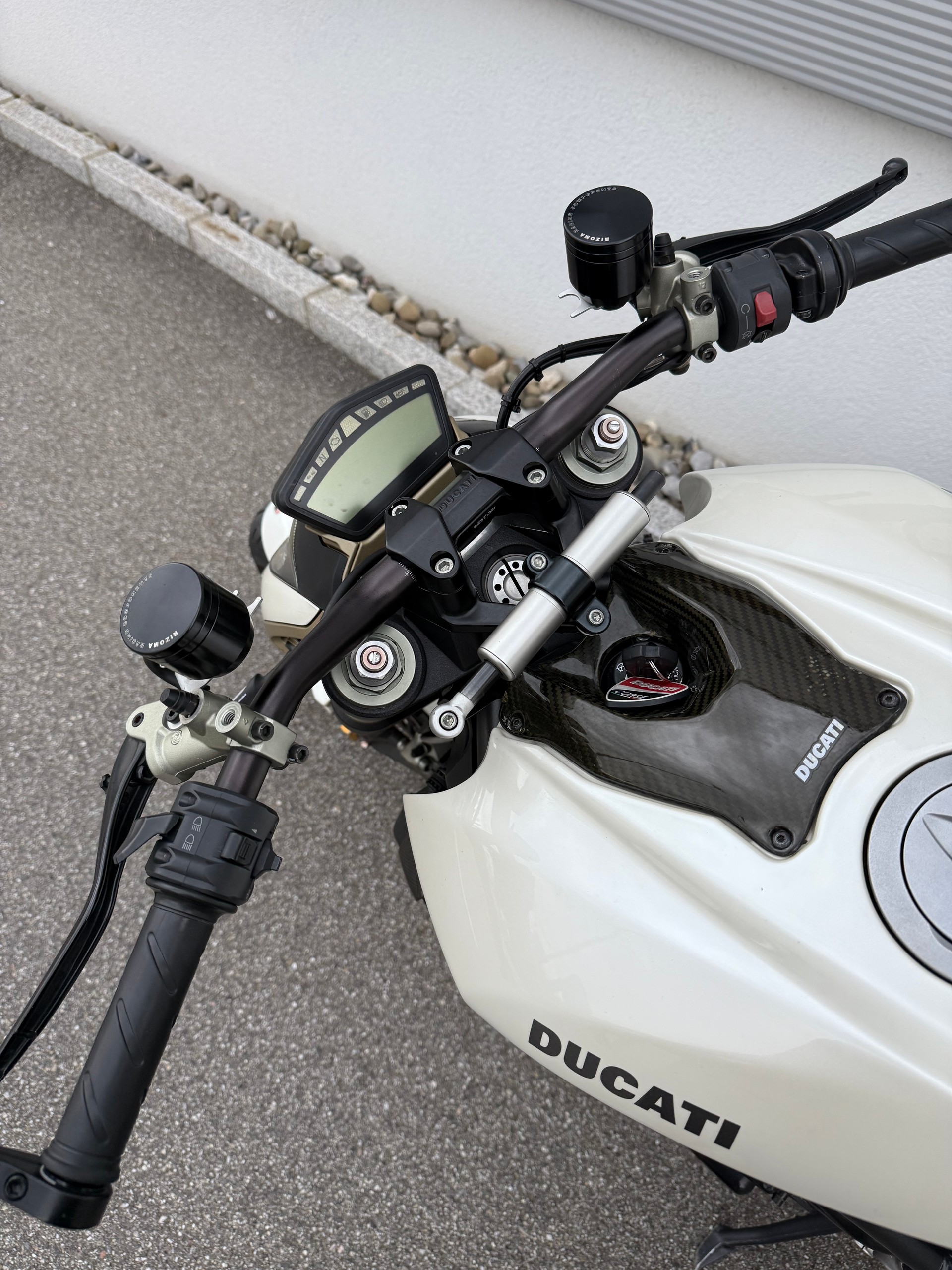 DUCATI Streetfighter 1099 S-image-10