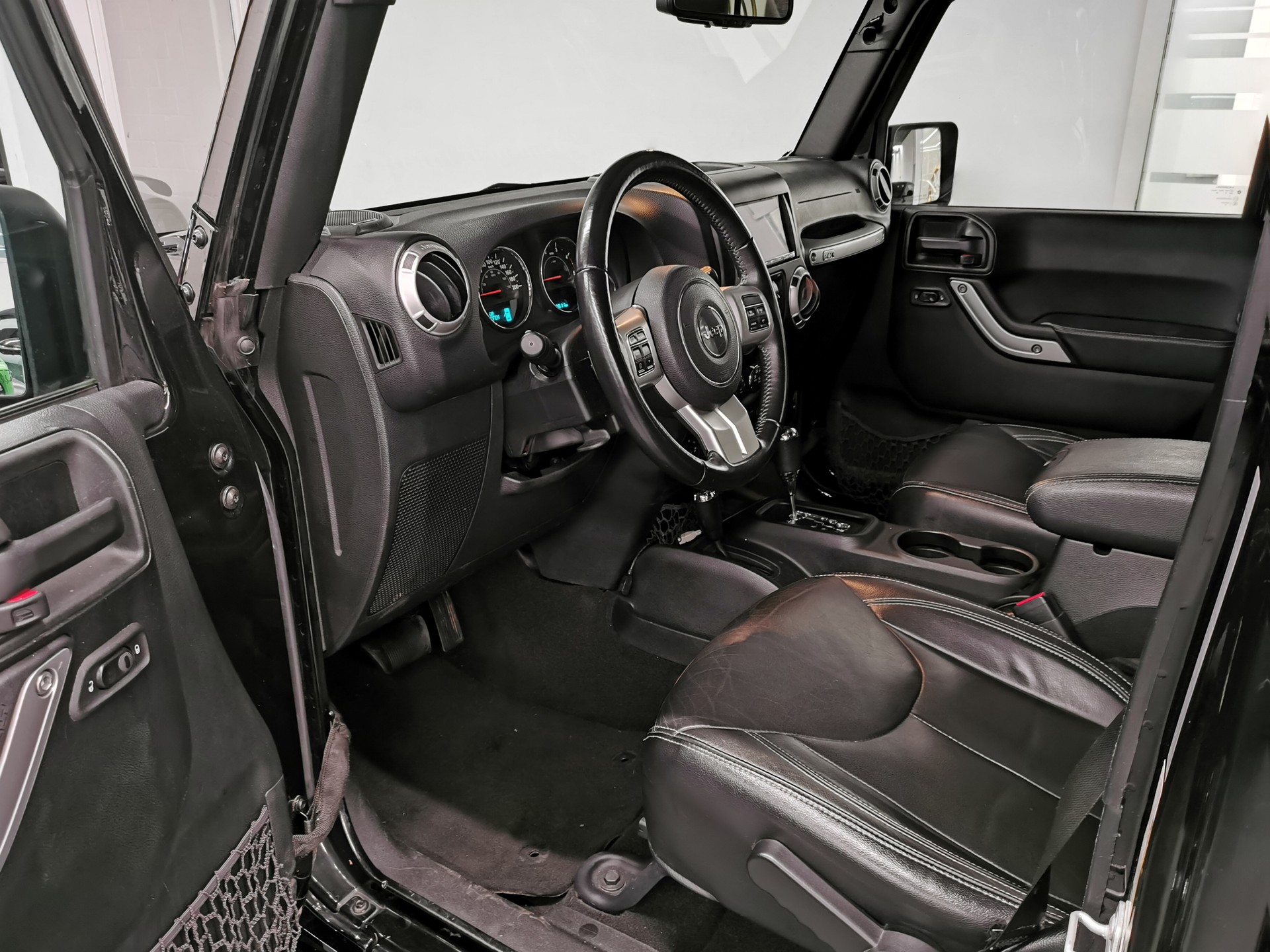 JEEP Wrangler 2.8CRD Unlimited JK Edition Aut.-image-9