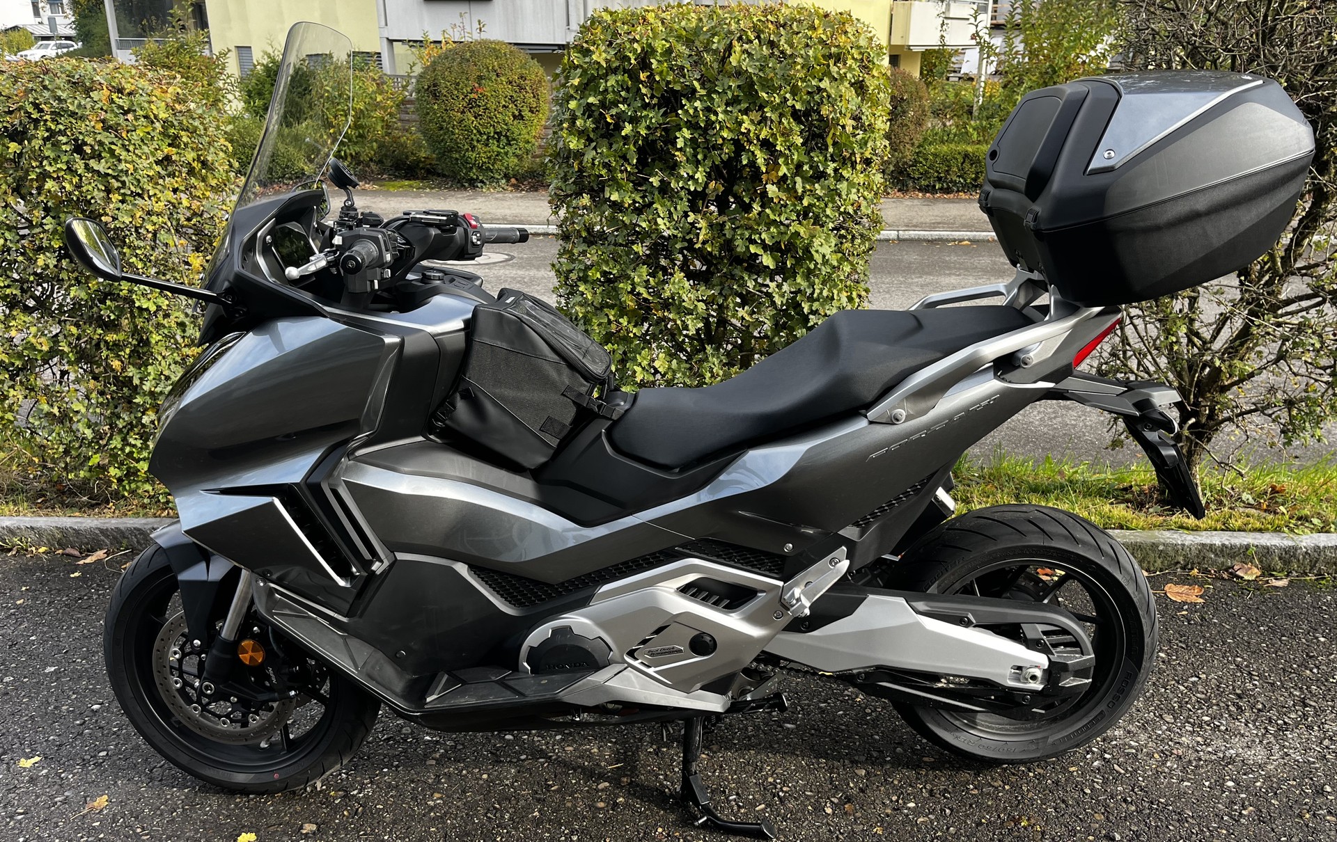HONDA NSS 750