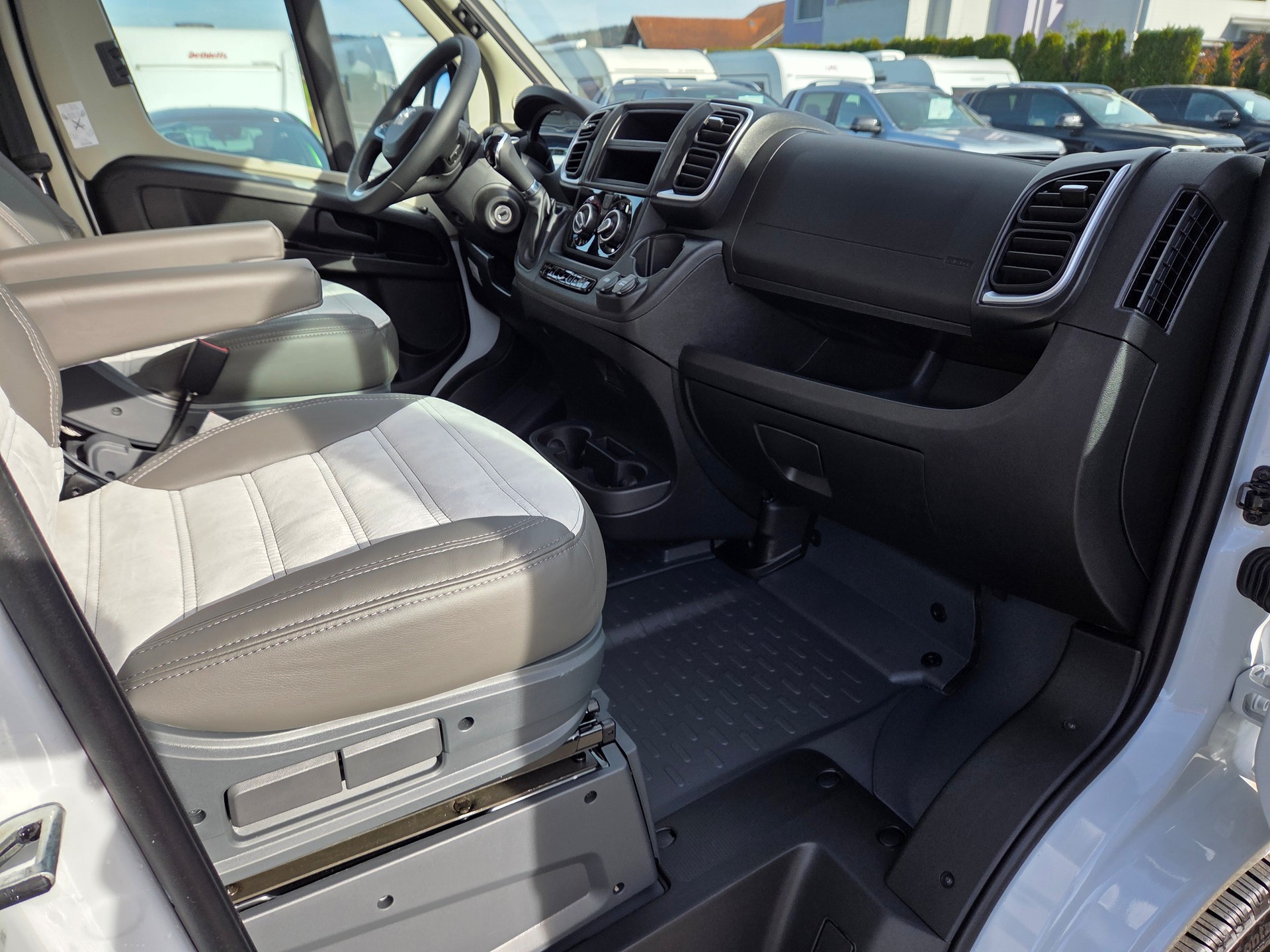 SUNLIGHT T67S Adventure Edition-image-9