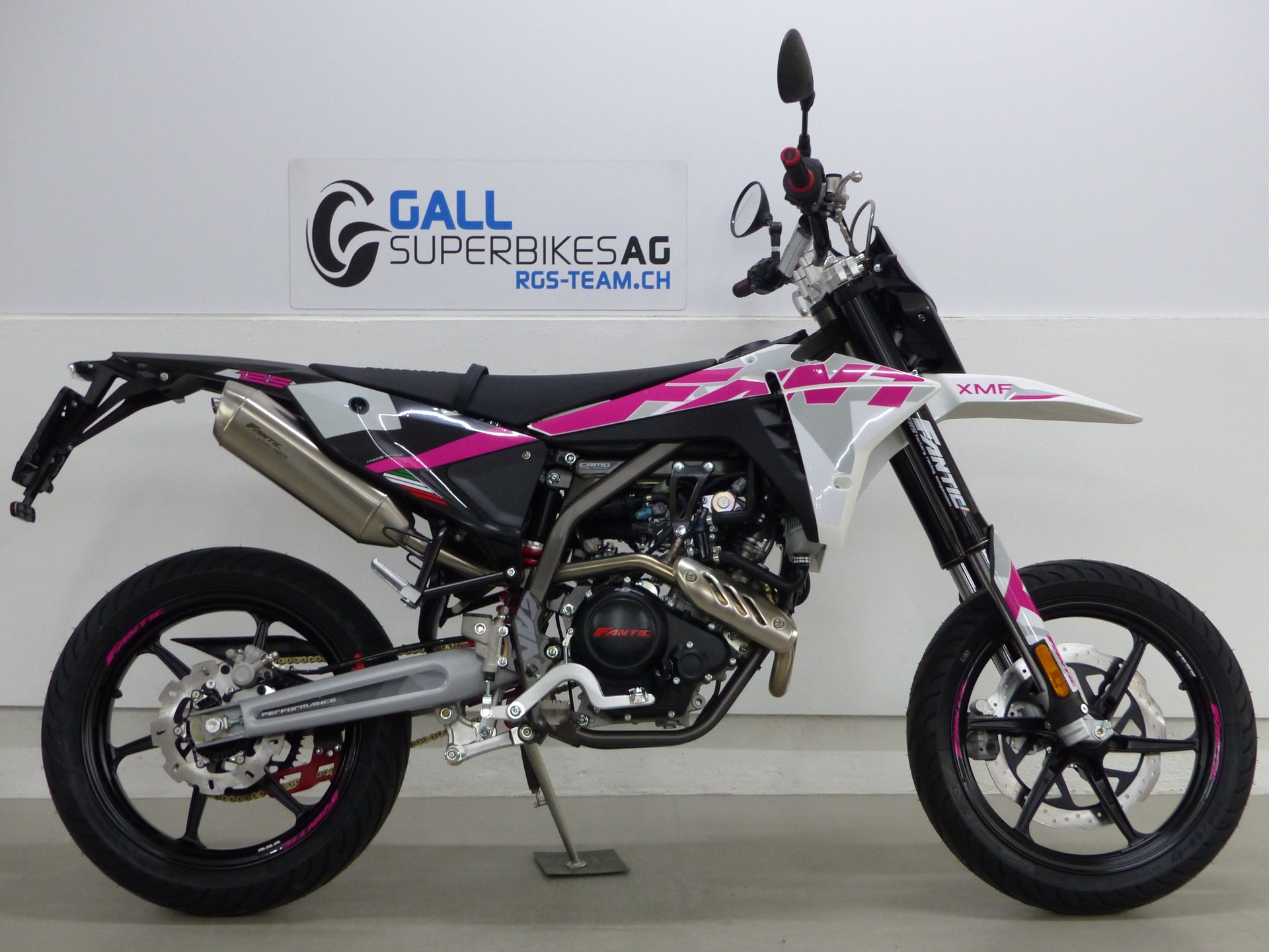FANTIC XMF 125 Performance PINK EDITION-image-0