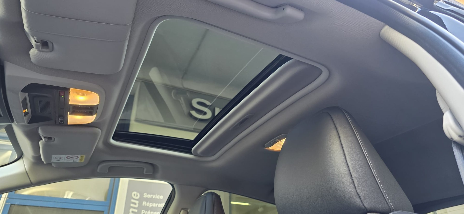 SUBARU Crosstrek 2.0 e-Boxer Luxury AWD Lineartronic-image-11