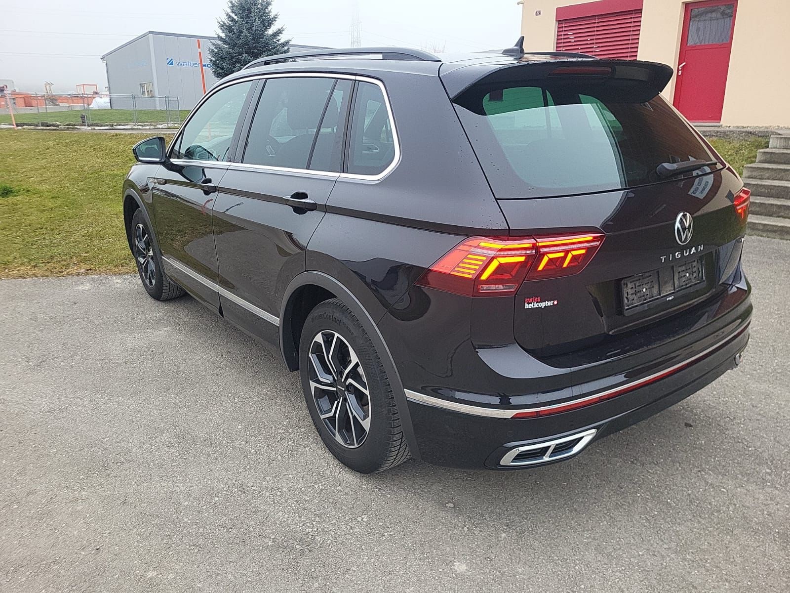 VW Tiguan 2.0 TDI SCR R-Line 4Motion DSG-image-5