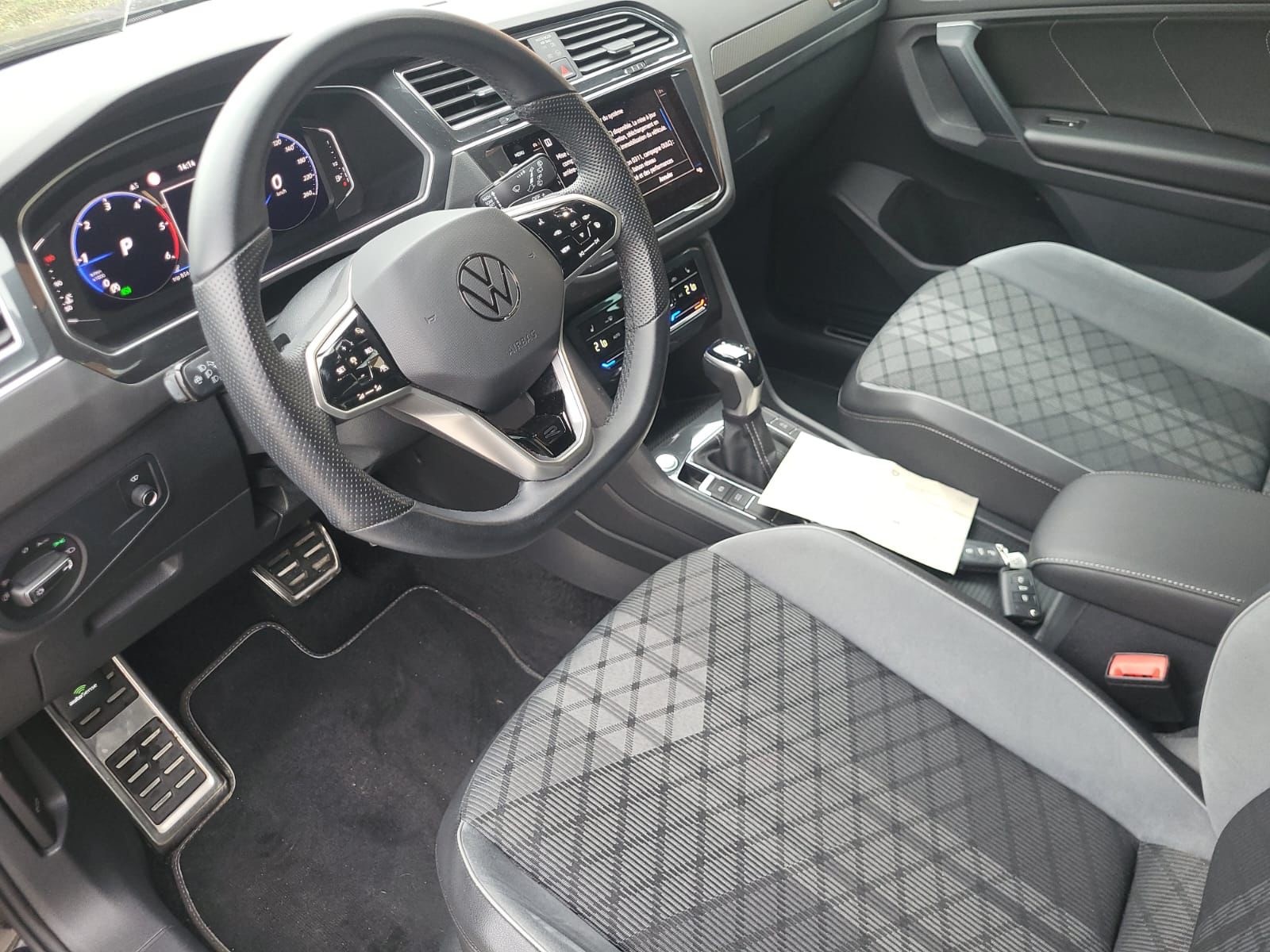 VW Tiguan 2.0 TDI SCR R-Line 4Motion DSG-image-6