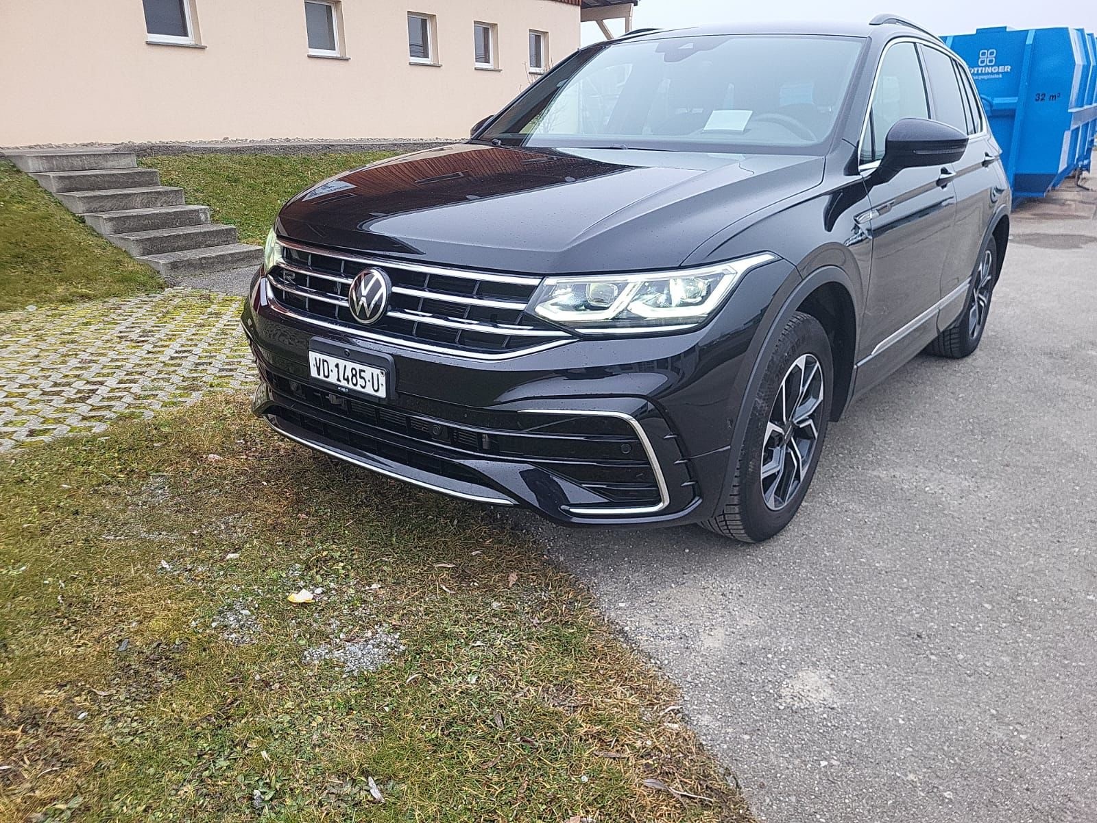 VW Tiguan 2.0 TDI SCR R-Line 4Motion DSG-image-2