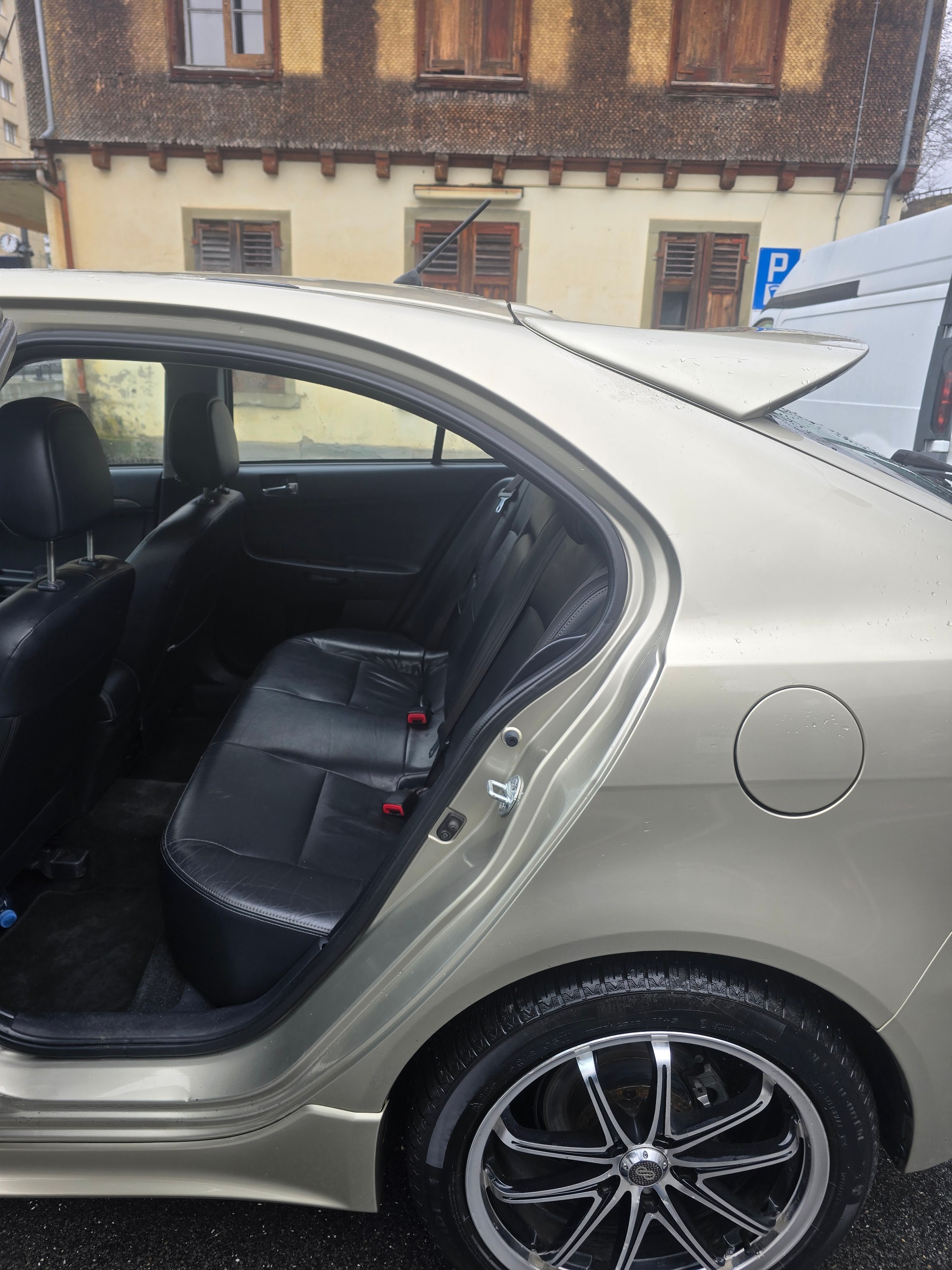 MITSUBISHI Lancer Sportback 1.8 Instyle CVT-image-12