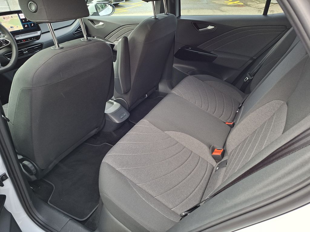 VW ID.3 Pro 58 kWh Pro United-image-12