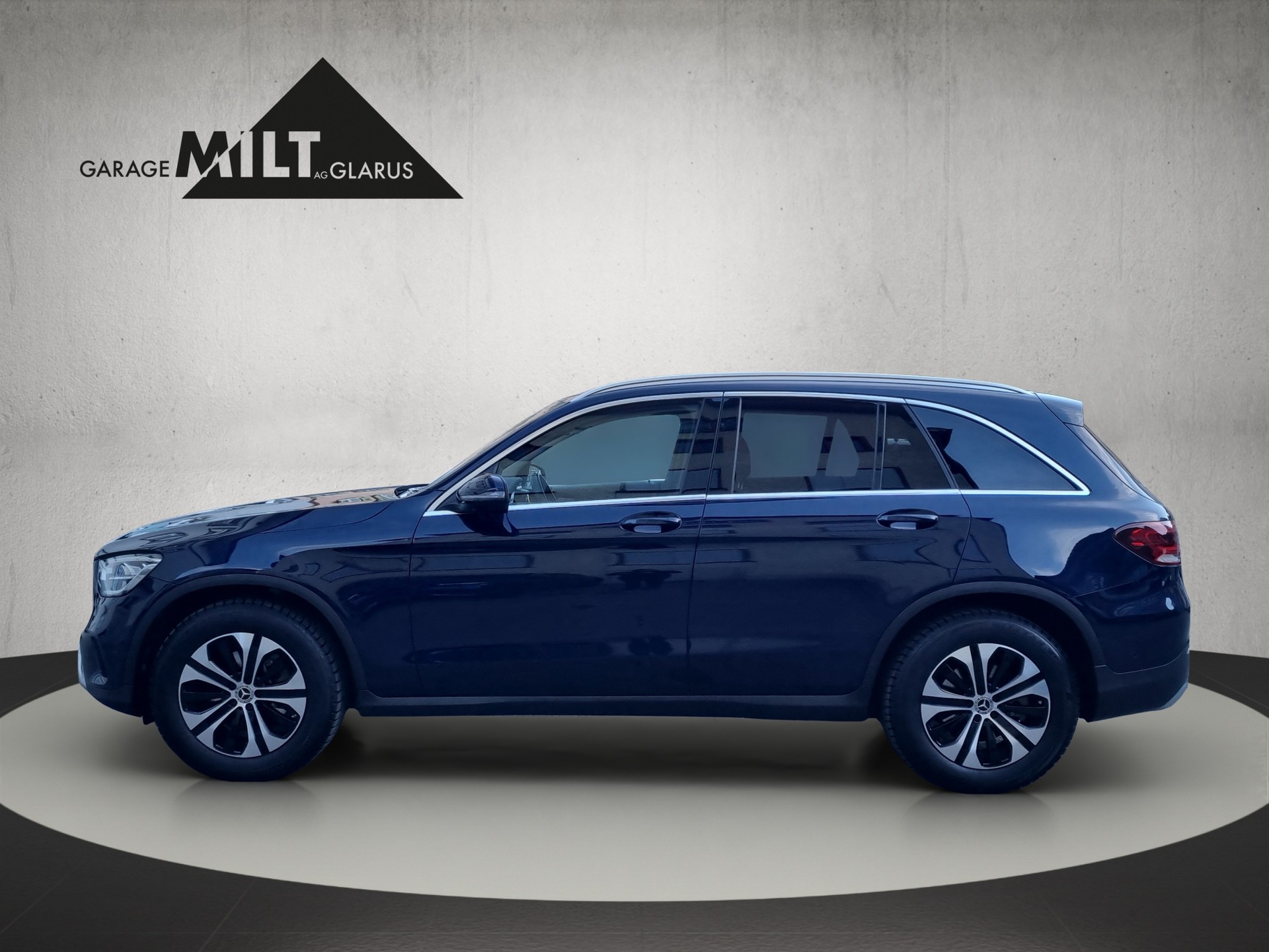 MERCEDES-BENZ GLC 200 4m-showroom-element-2