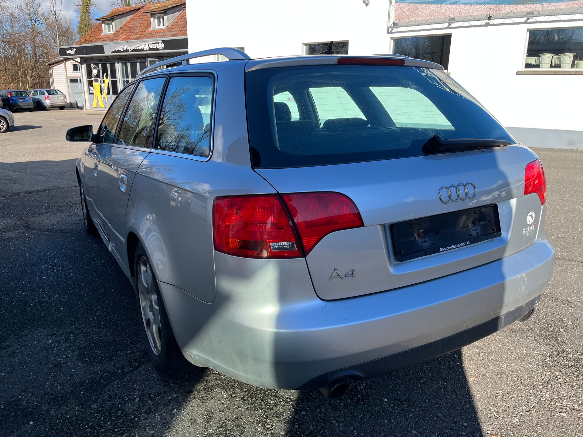 AUDI A4 Avant 2.0 Turbo FSI quattro-image-6