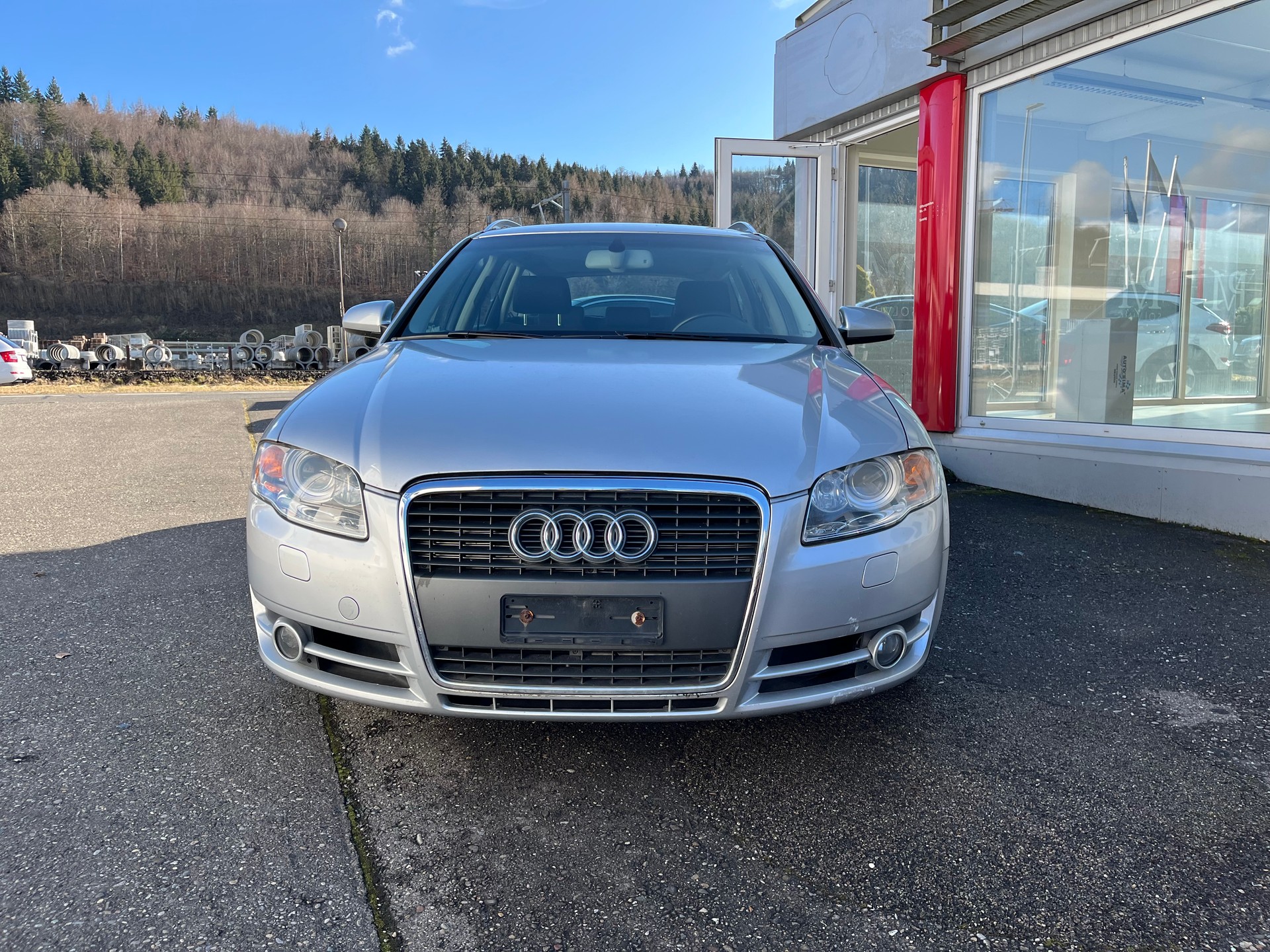 AUDI A4 Avant 2.0 Turbo FSI quattro-image-1