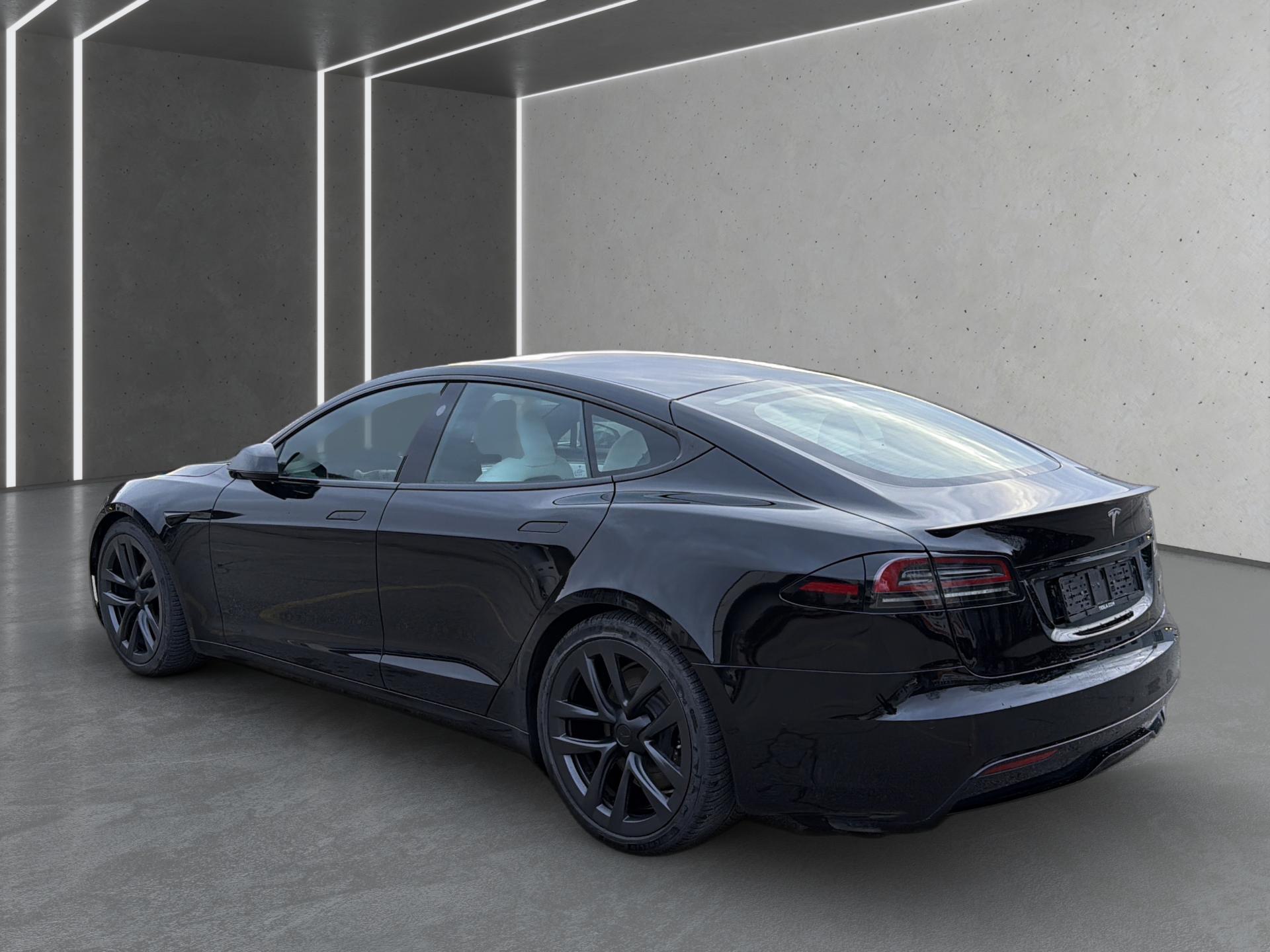 TESLA Model S 100 kWh Plaid 1267 PS-showroom-element-3