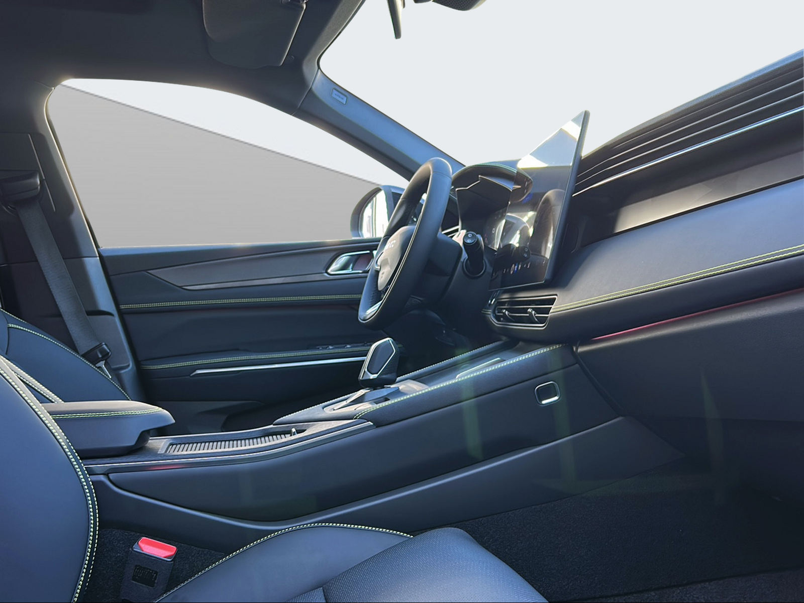 LYNK & CO 01 1.5 PHEV More-image-13