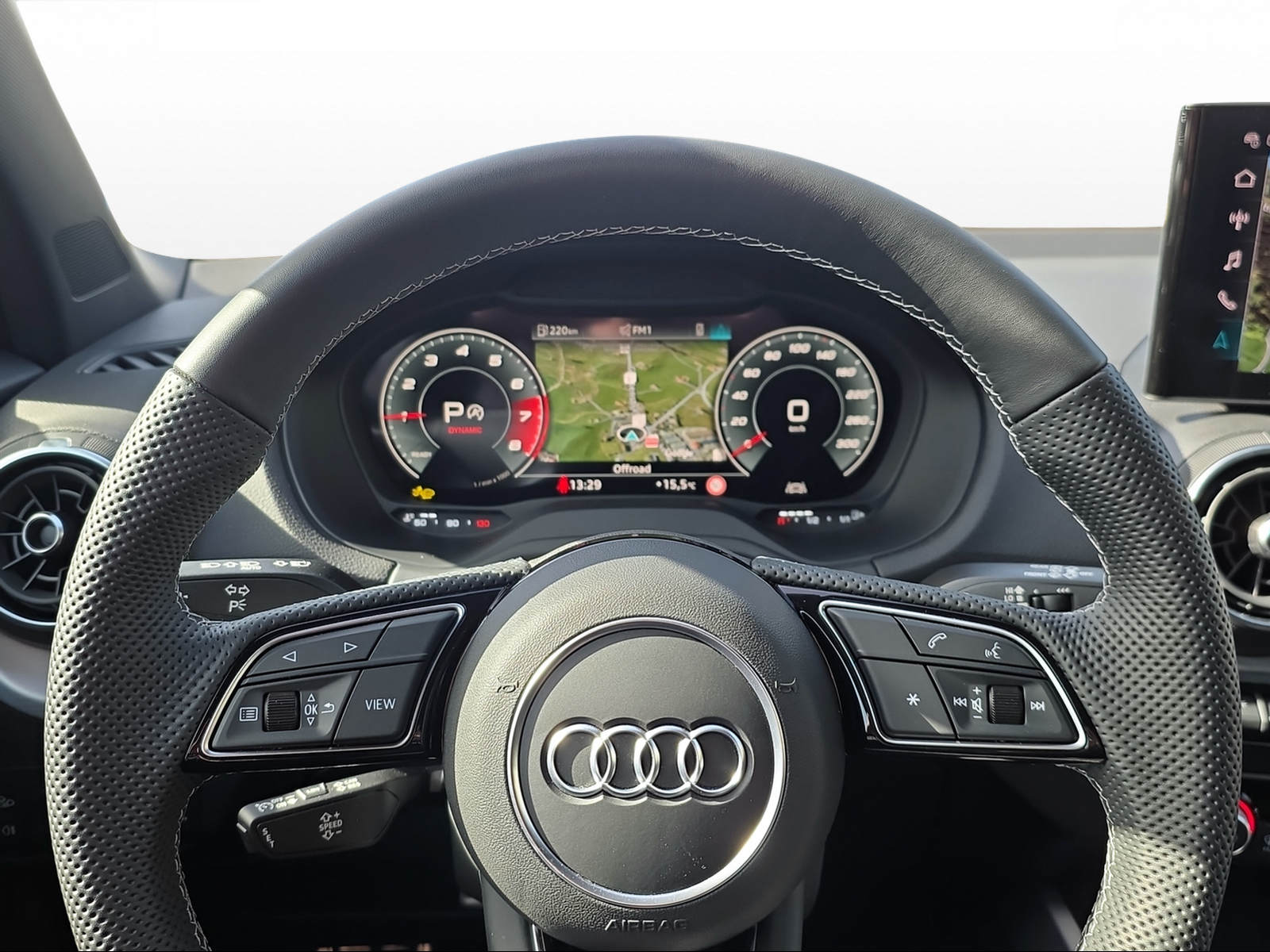 AUDI SQ2 TFSI quattro S-tronic-image-4