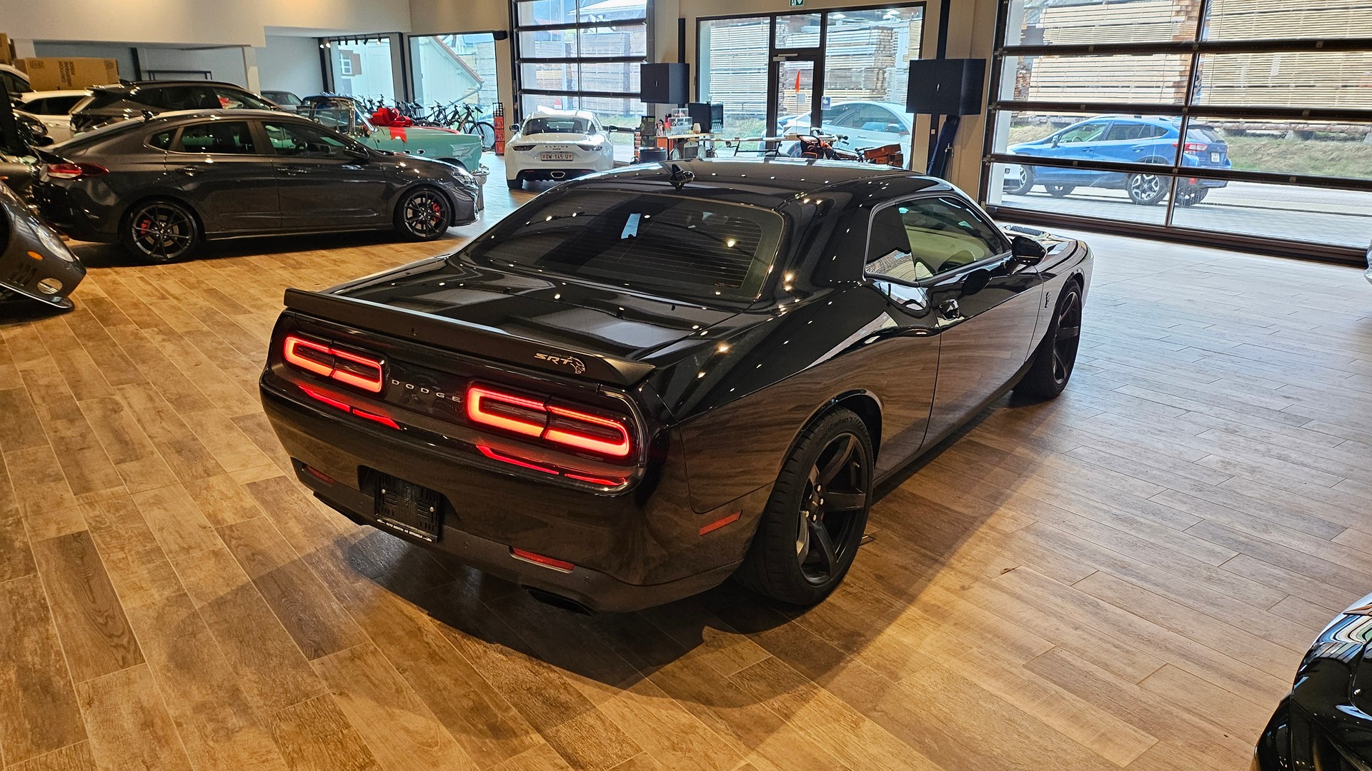 DODGE 6.2 SRT Hellcat-image-9