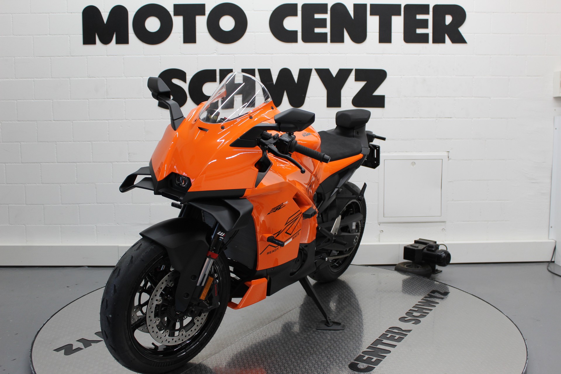 KTM 990 RC R-image-3