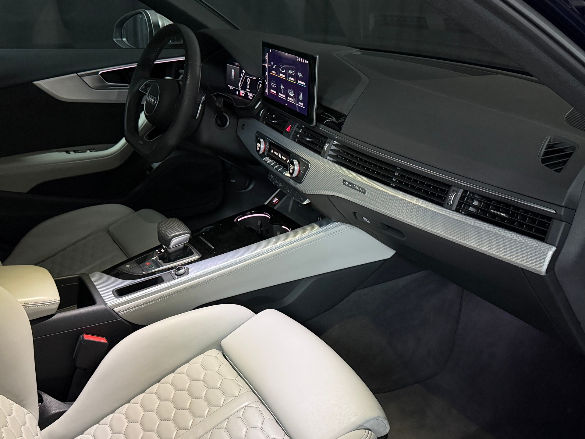 AUDI RS4 Avant 2.9 TFSI quattro tiptronic-image-8