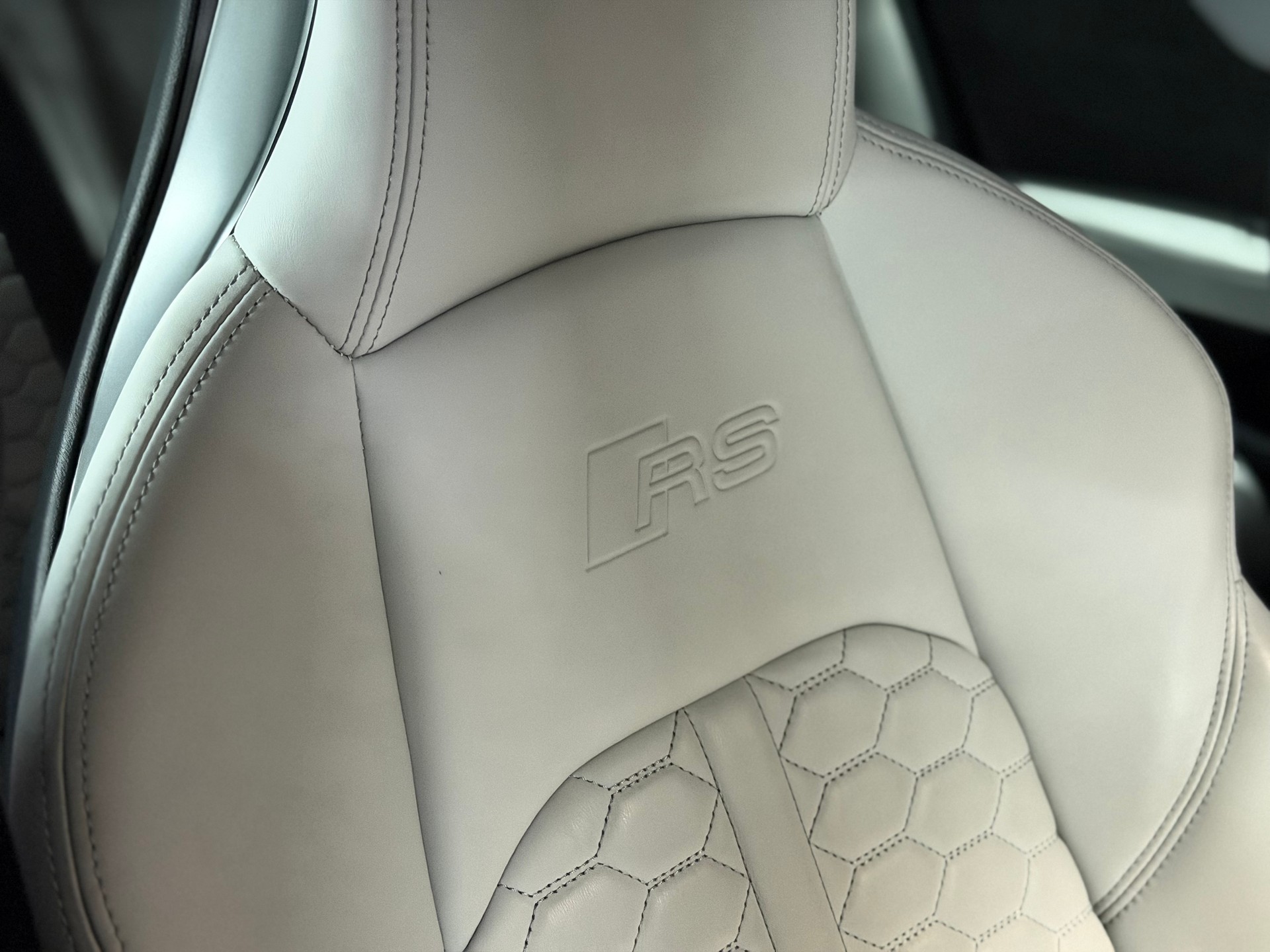 AUDI RS4 Avant 2.9 TFSI quattro tiptronic-image-11