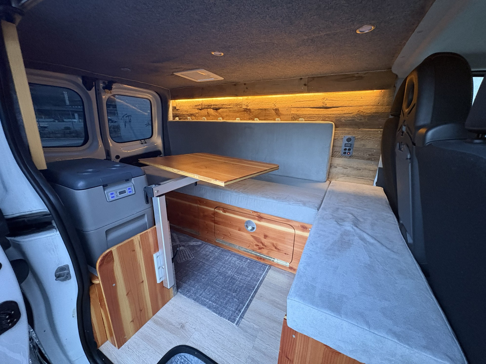 RENAULT TRAFIC-image-10