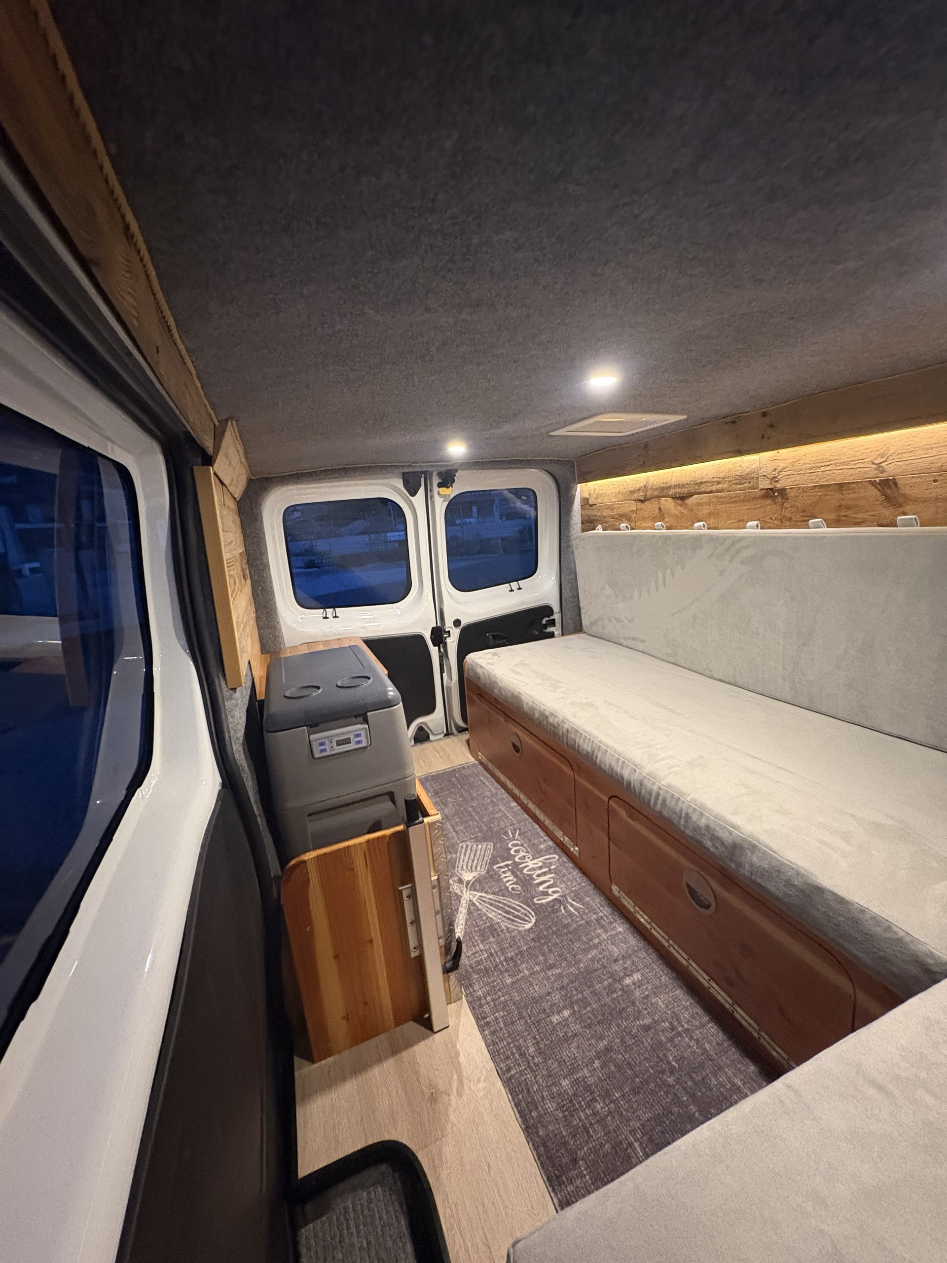 RENAULT TRAFIC-image-7
