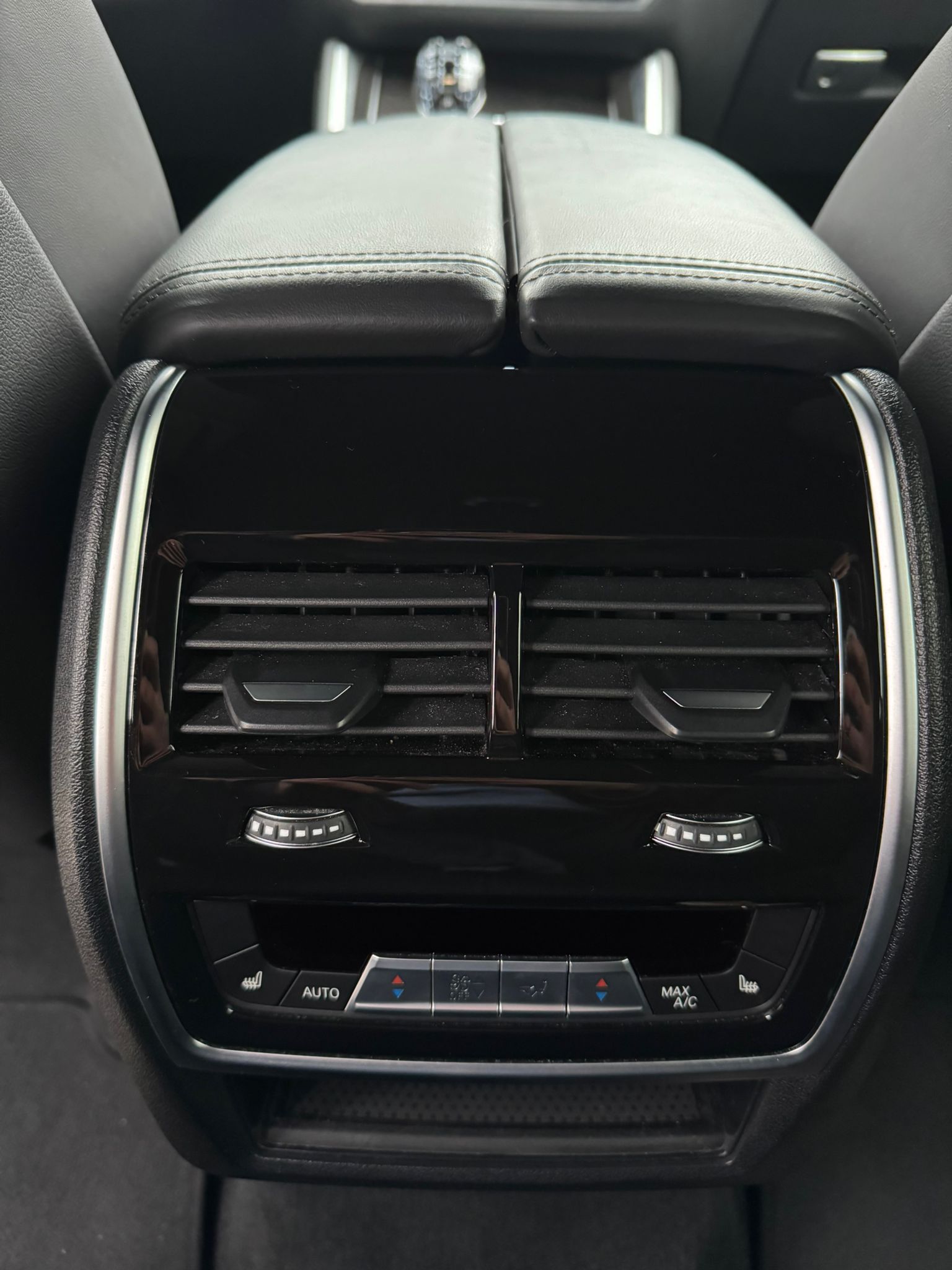 BMW X6 xDrive 48V 40i Steptronic-image-13