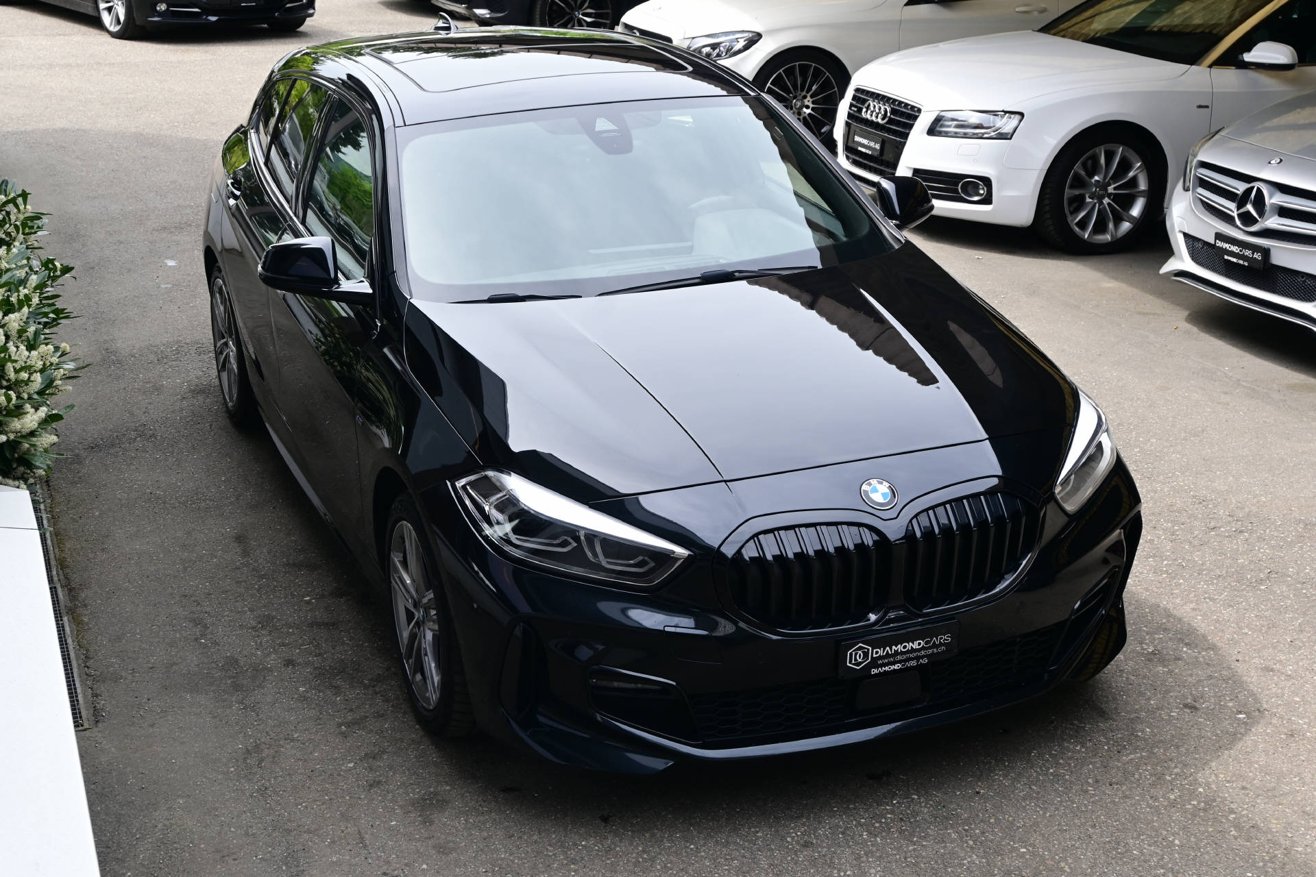 BMW 118i *M-Sportpaket*-showroom-element-2