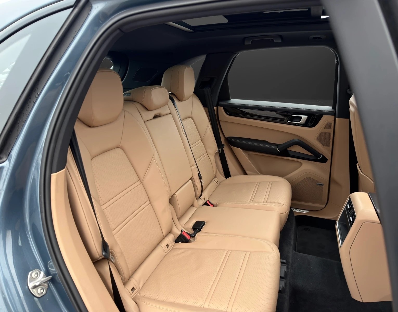 PORSCHE Cayenne-image-13