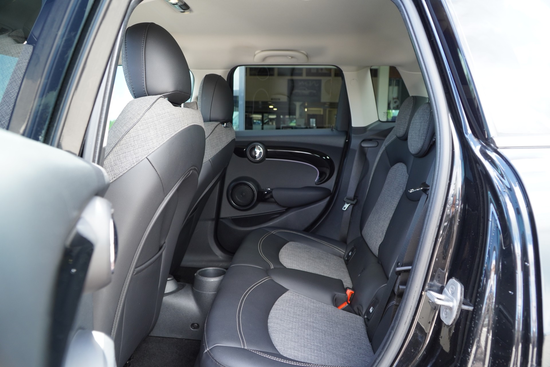 MINI Cooper 5door F55 Steptronic DKG-image-8
