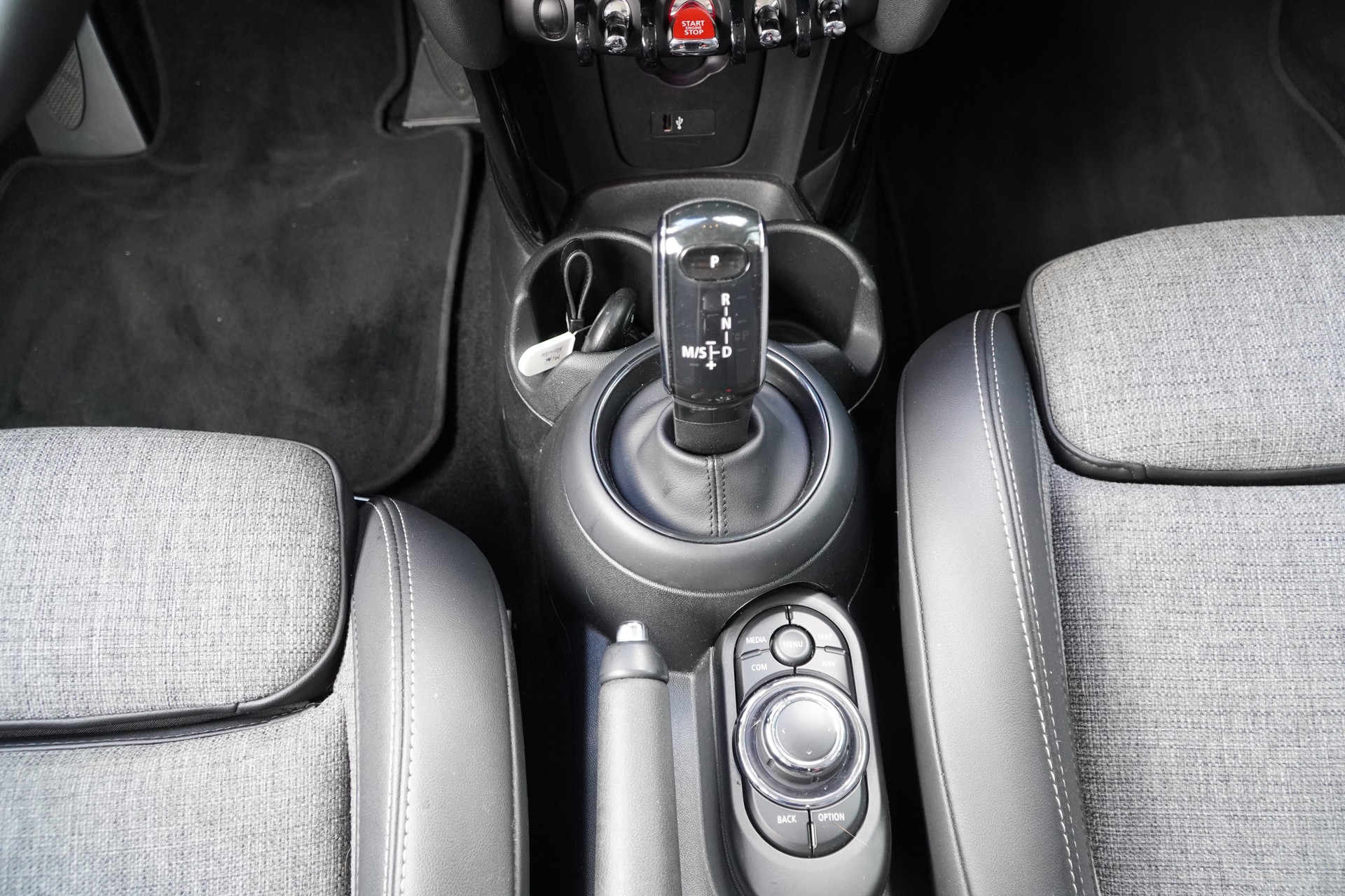 MINI Cooper 5door F55 Steptronic DKG-image-18