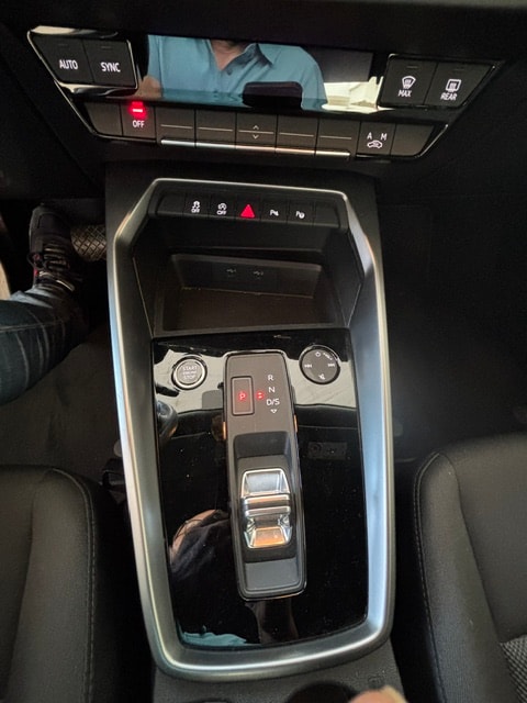 AUDI A3 Limousine 40 TFSI advanced quattro S-tronic-image-10