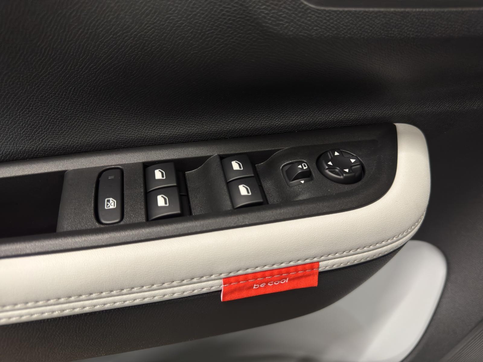 CITROEN C3 1.2 Hybrid Edition Tricolore Automat-image-6