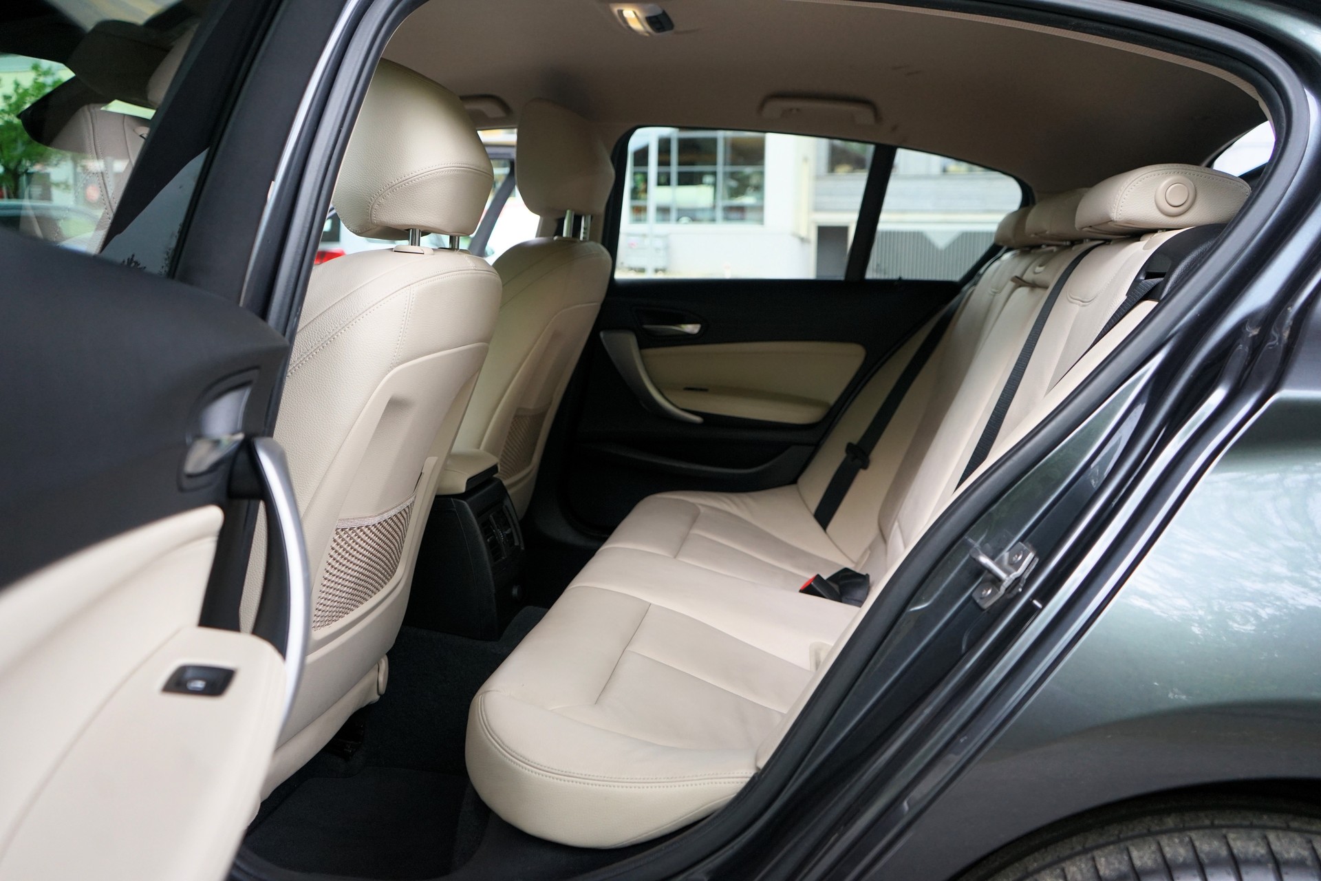 BMW 118i Sport Line Steptronic-image-6