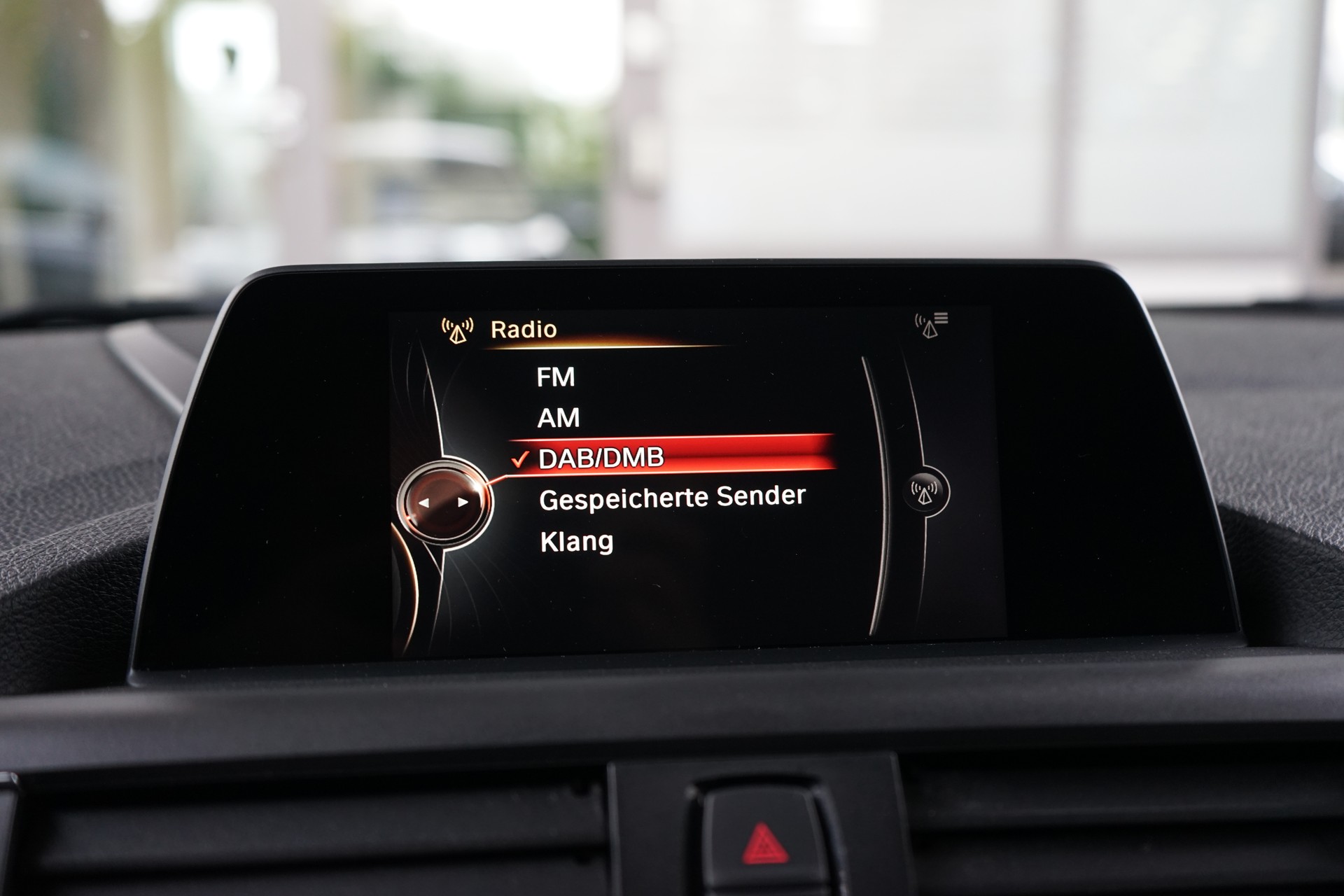 BMW 118i Sport Line Steptronic-image-12