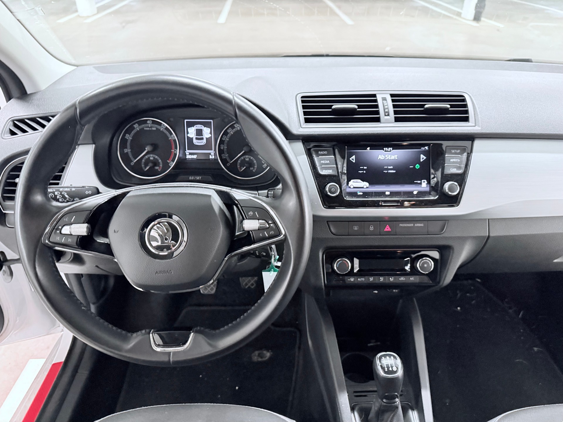 SKODA Fabia 1.0 MPI Ambition-image-10