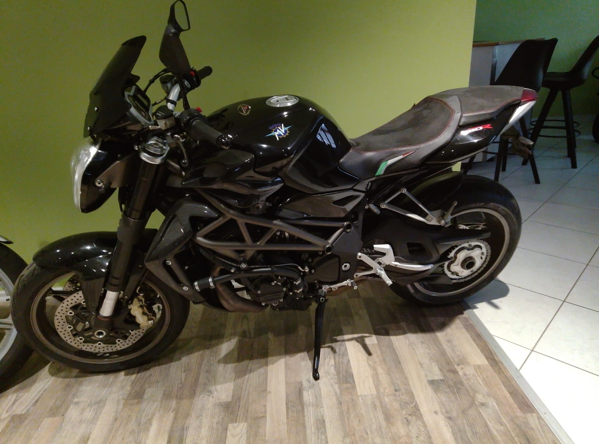 MV AGUSTA B4 Brutale 990 R-image-0