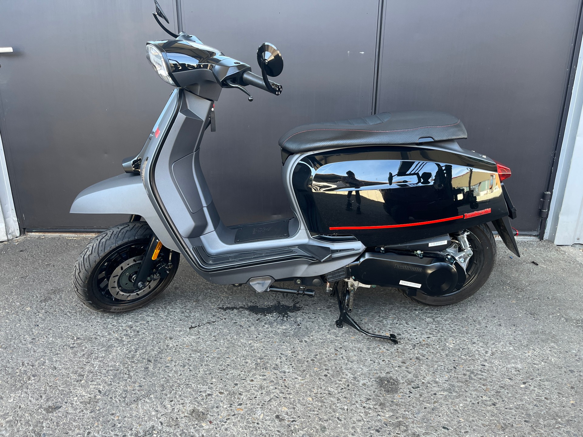 LAMBRETTA V 125 PIRELLI EDITION-image-0
