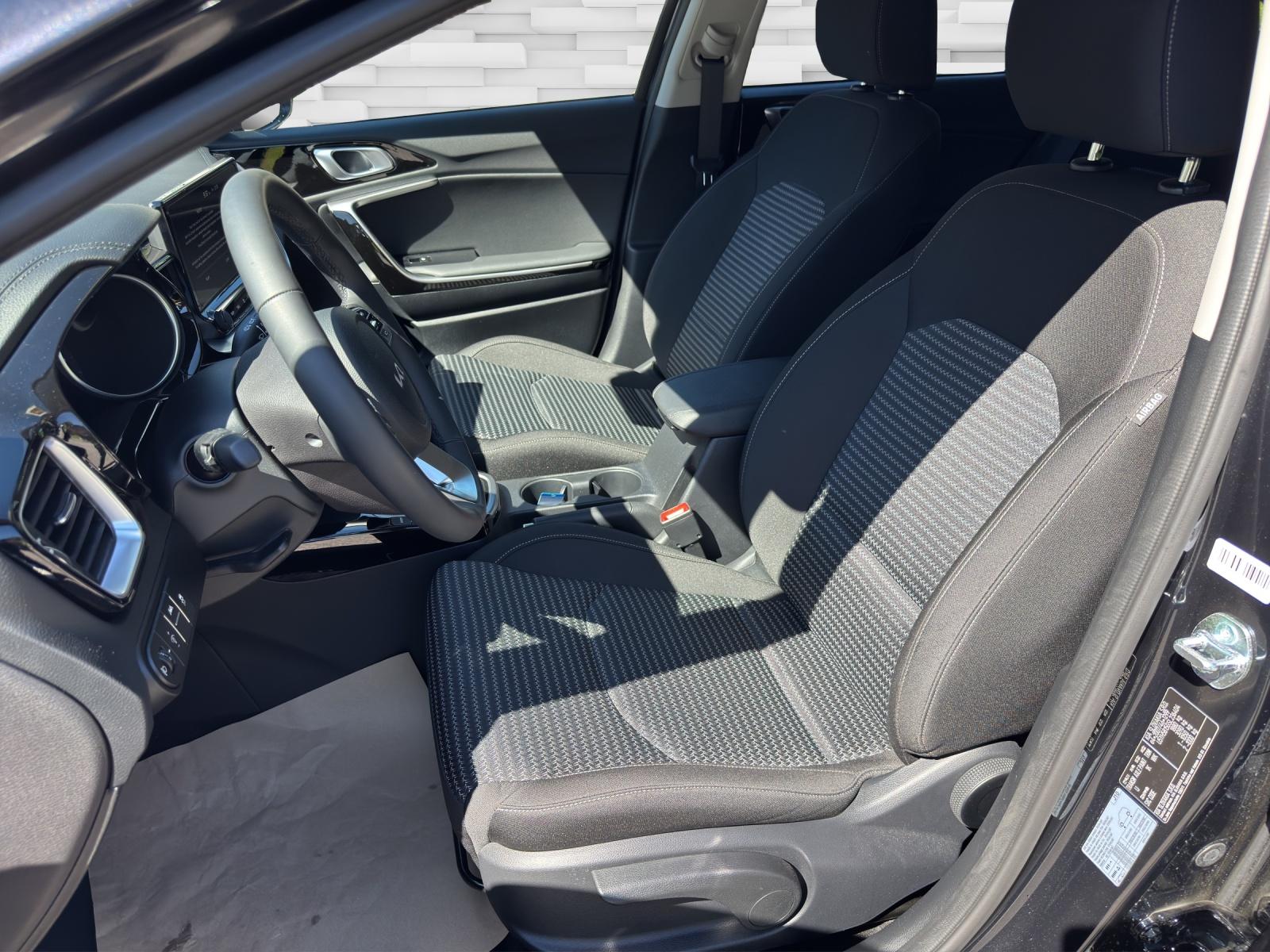KIA Ceed SW 1.5 T-GDi Power-image-4