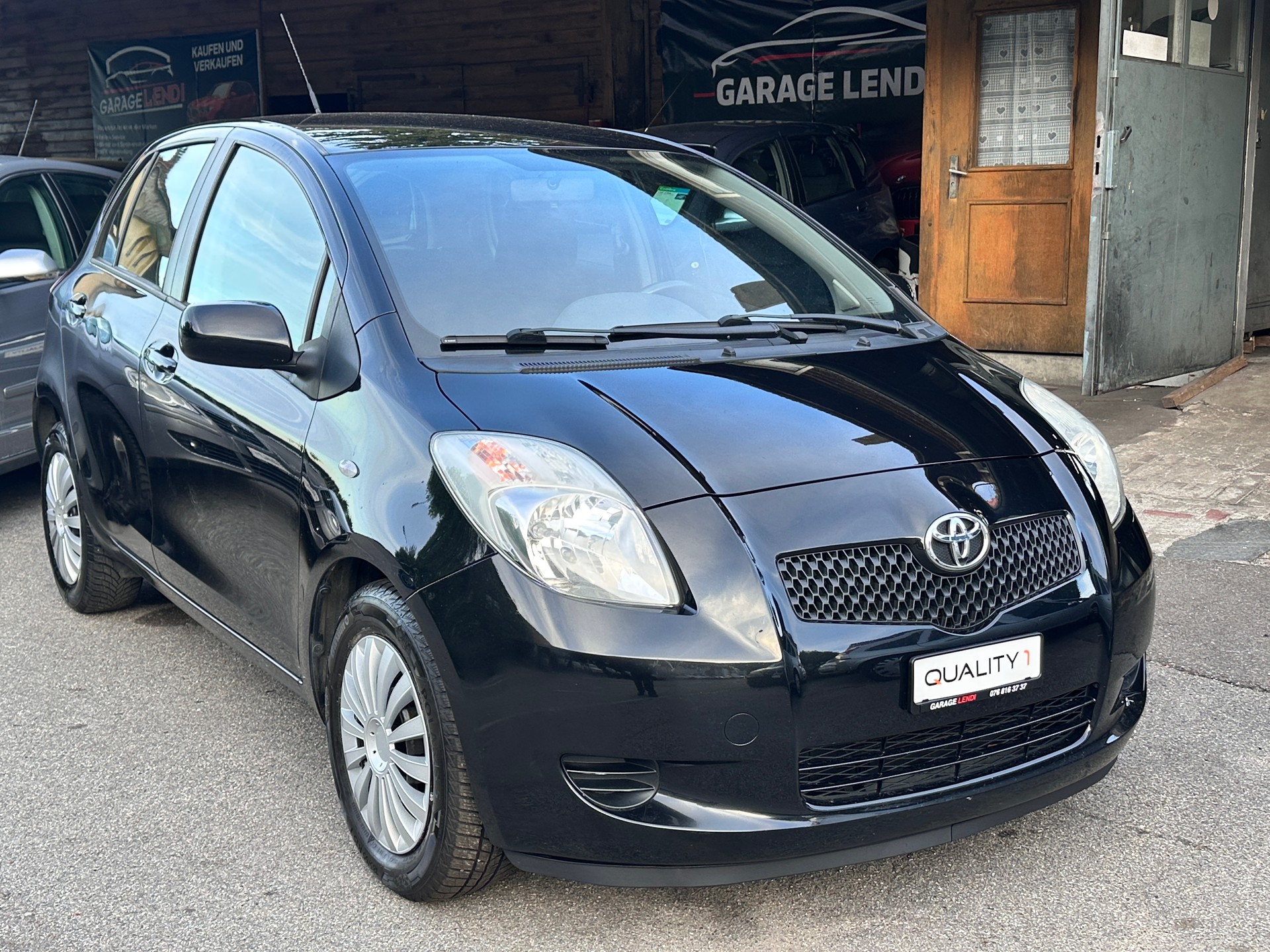 TOYOTA Yaris 1.3 Linea Sol-image-6