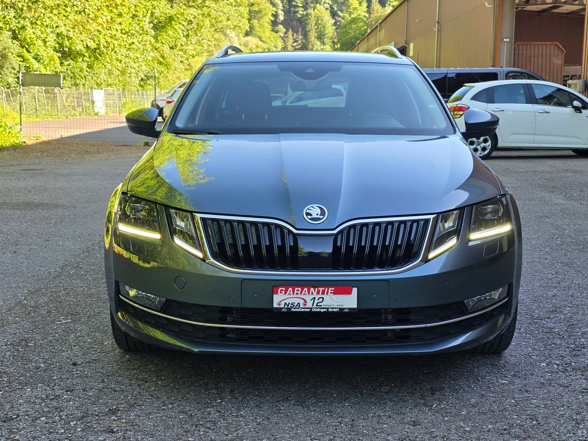 SKODA Octavia Combi 2.0 TDI Swiss Edition DSG-image-5