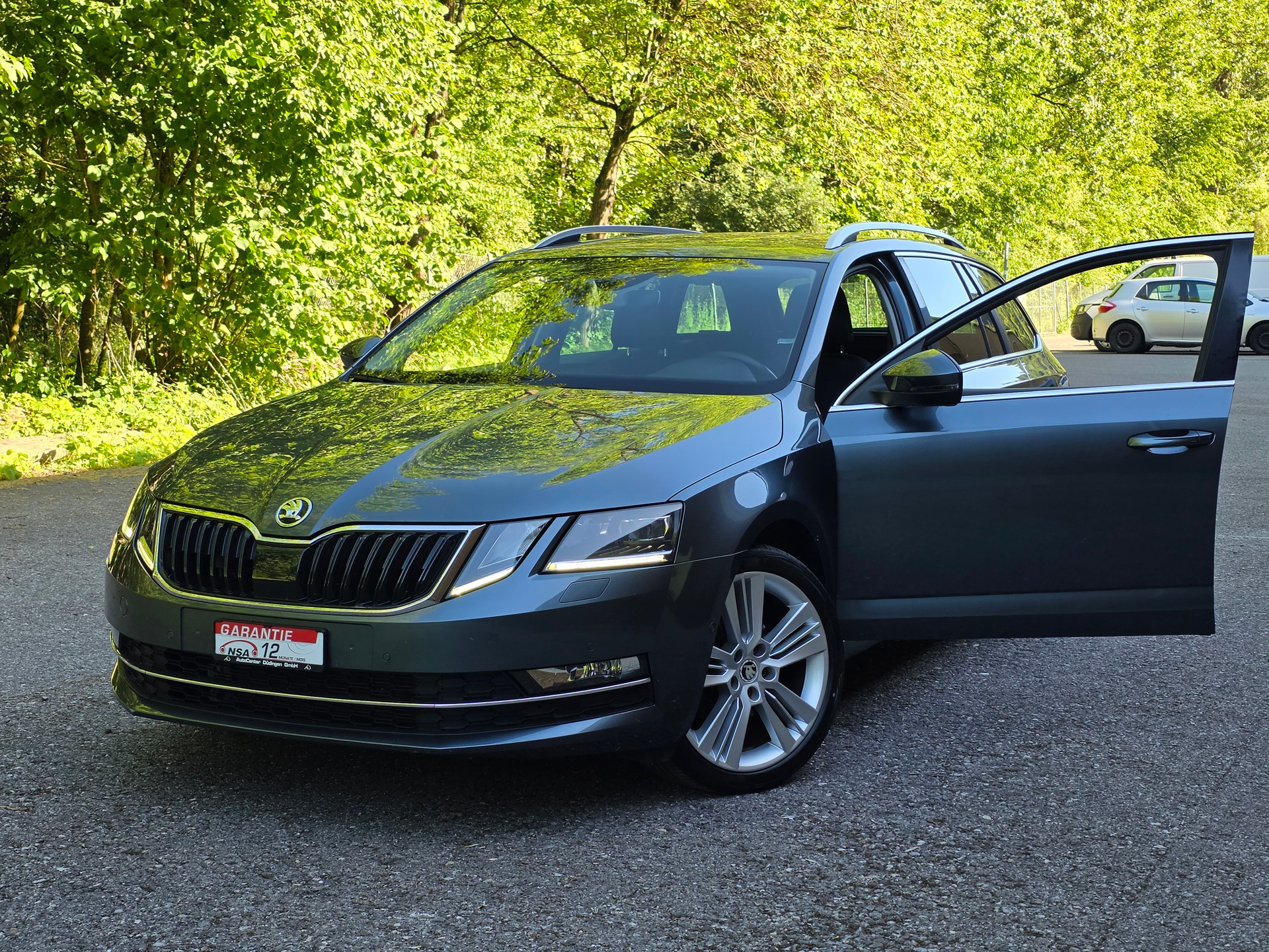 SKODA Octavia Combi 2.0 TDI Swiss Edition DSG