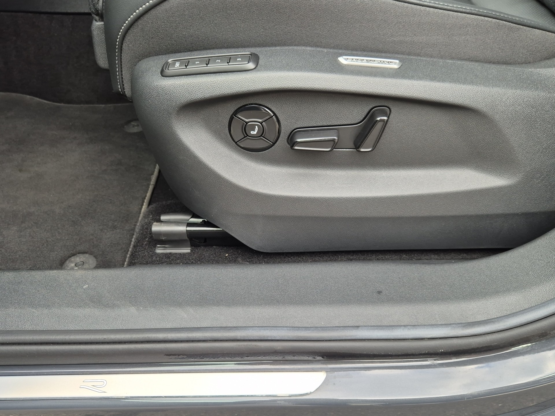VW Tiguan 2.0 TSI DSG R-Line 4Motion-image-9