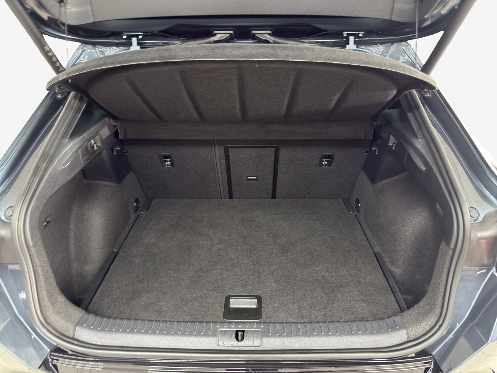 CUPRA Formentor 1.5 e-HYBRID pHEV DSG-image-12