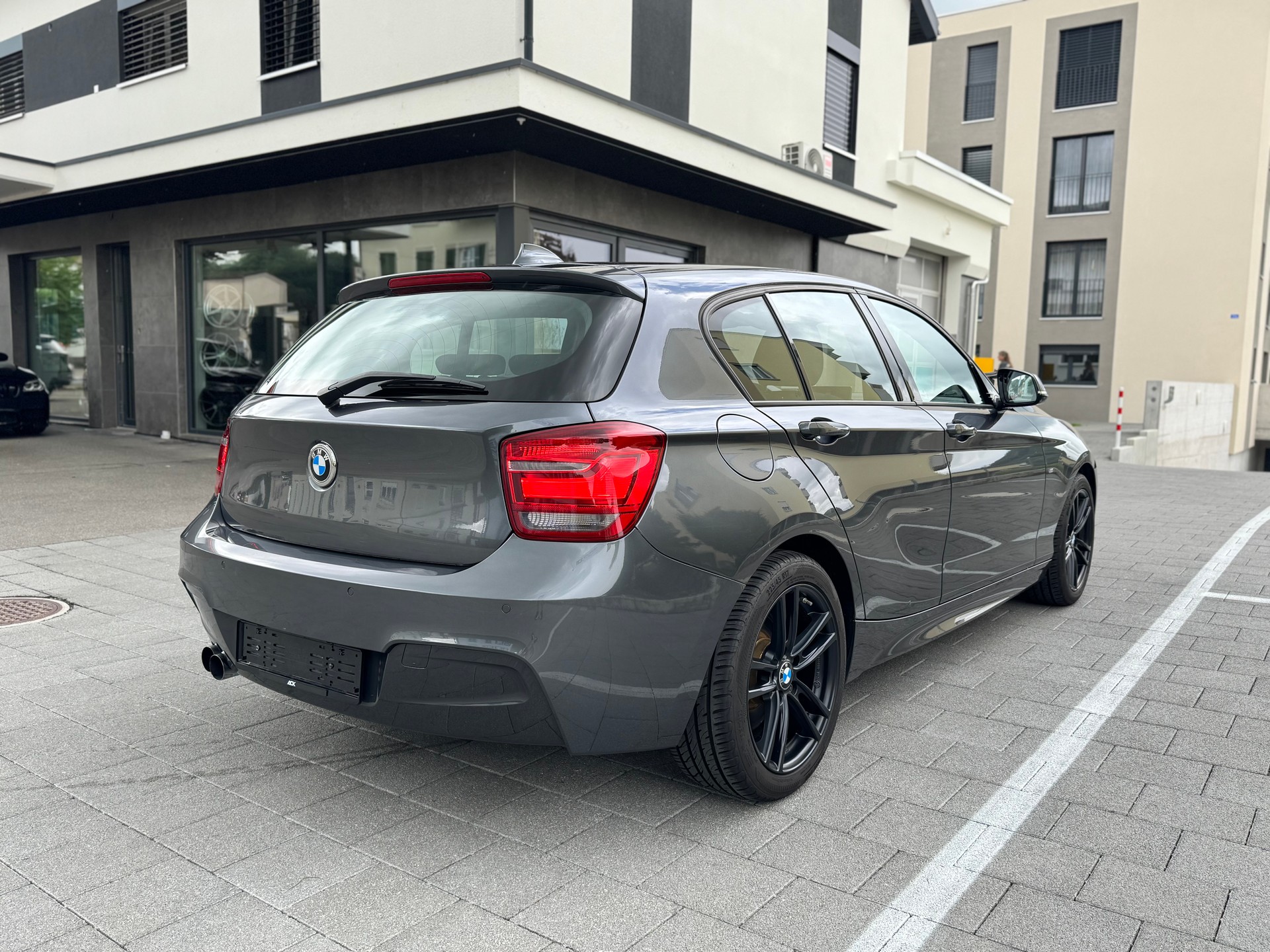 BMW 116i M Sport Line Steptronic Atomat-image-4
