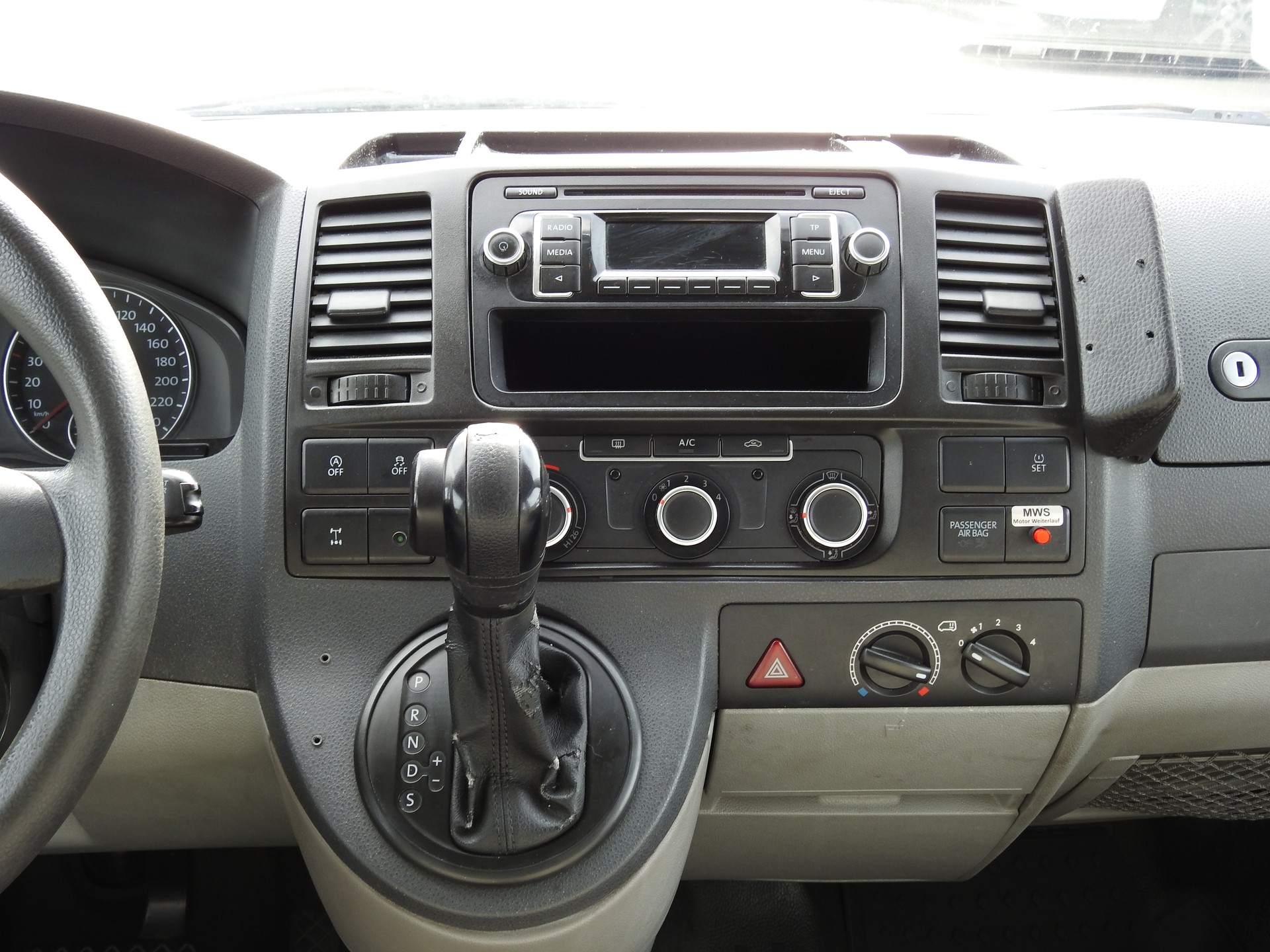 VW T5 2.0 Bi-TDI BMT 4Motion DSG-image-17