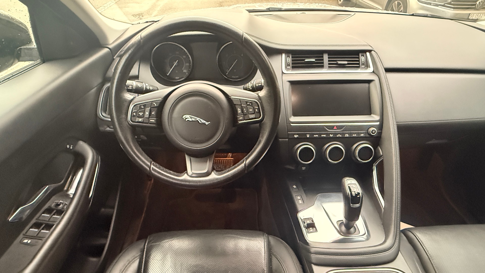 JAGUAR E-Pace 2.0d D150 AWD Automatik-image-10