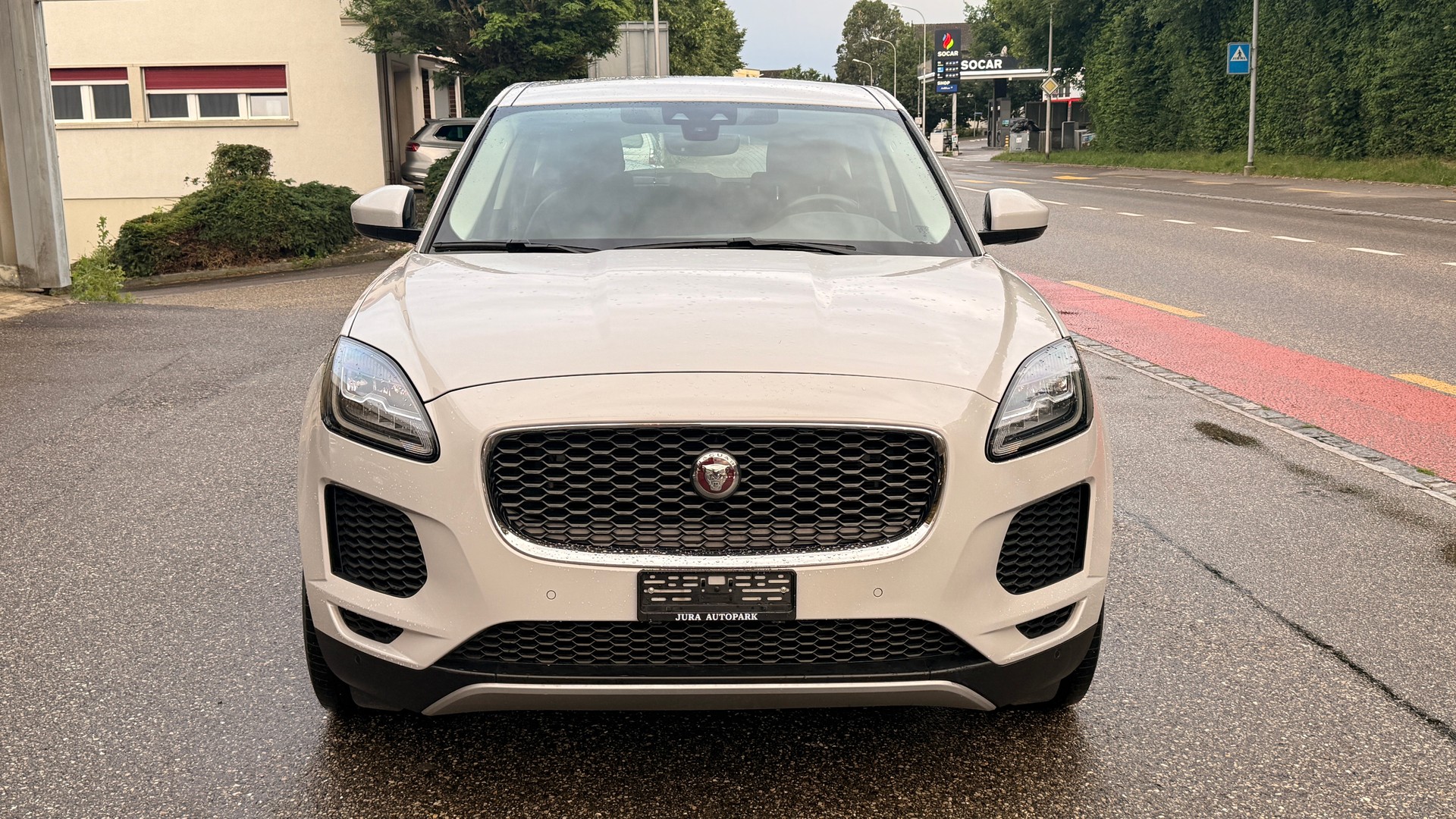 JAGUAR E-Pace 2.0d D150 AWD Automatik-showroom-element-1