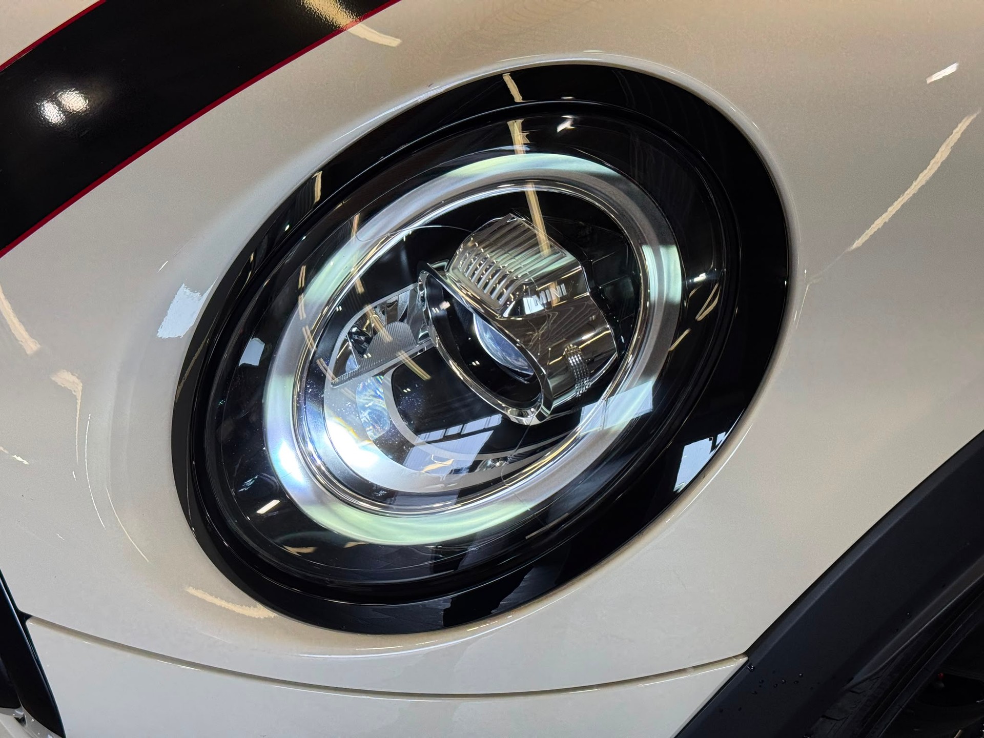 MINI Cooper John Cooper Works Cabriolet Steptronic-image-6