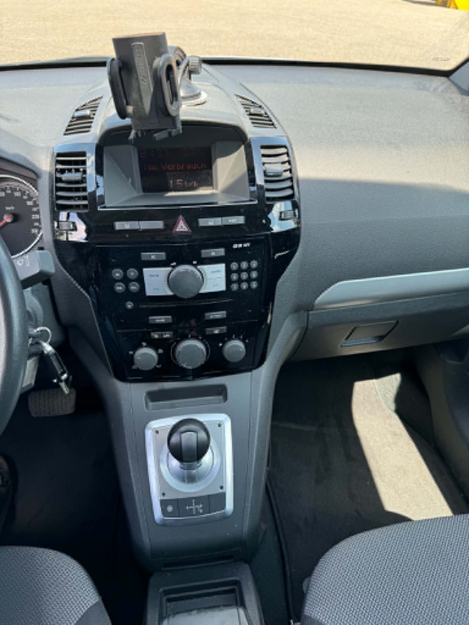 OPEL Zafira 1.8i 16V Anniversary Edition Easytronic-image-4