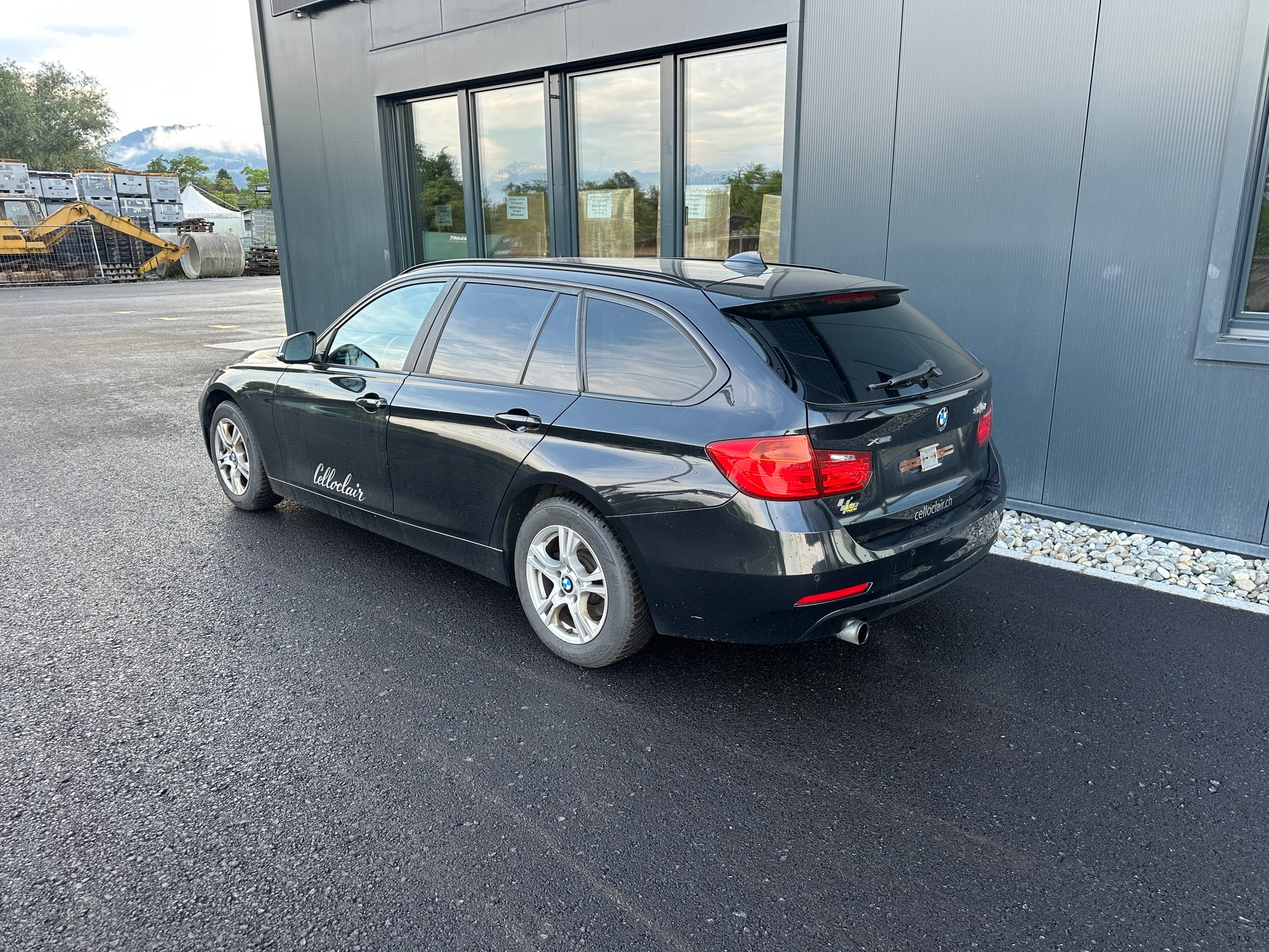 BMW 320i xDrive Touring Steptronic-image-4