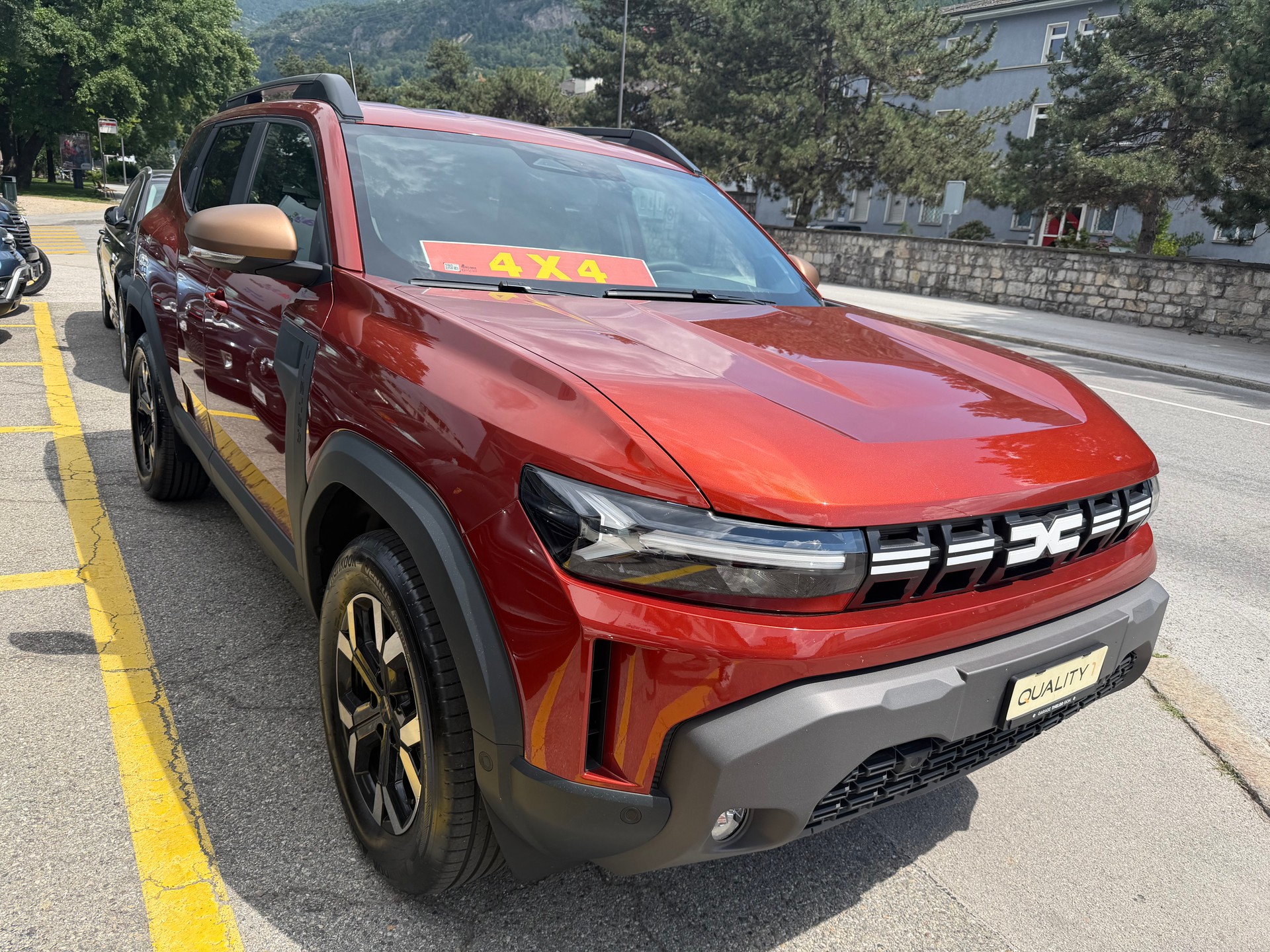 DACIA DUSTER-showroom-element-2