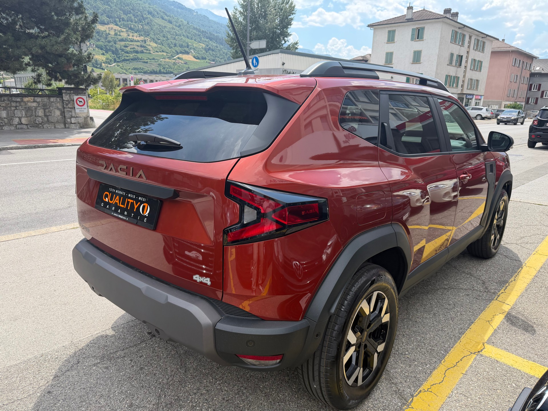 DACIA DUSTER-showroom-element-3